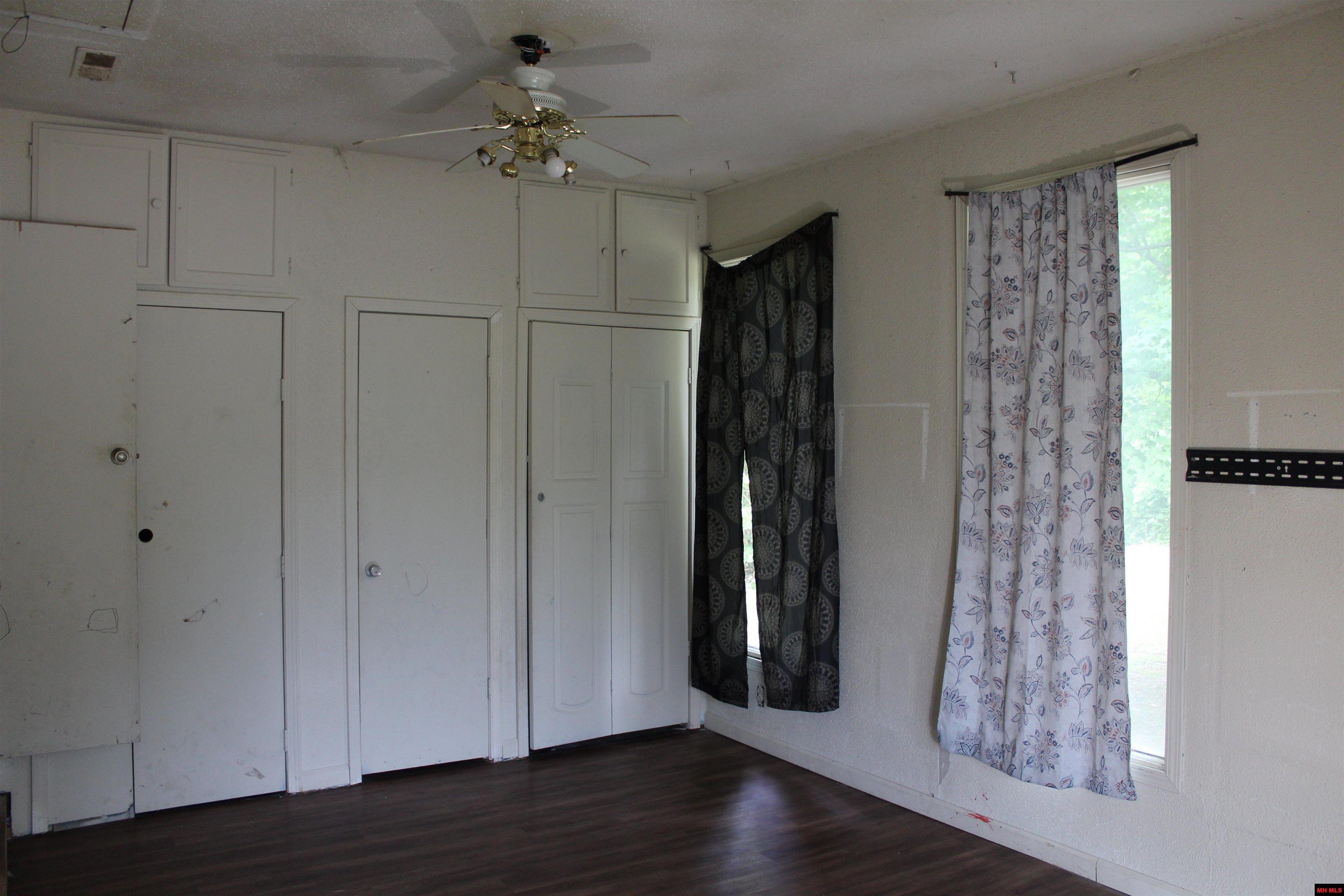 137 DOVE STREET Diamond City, AR