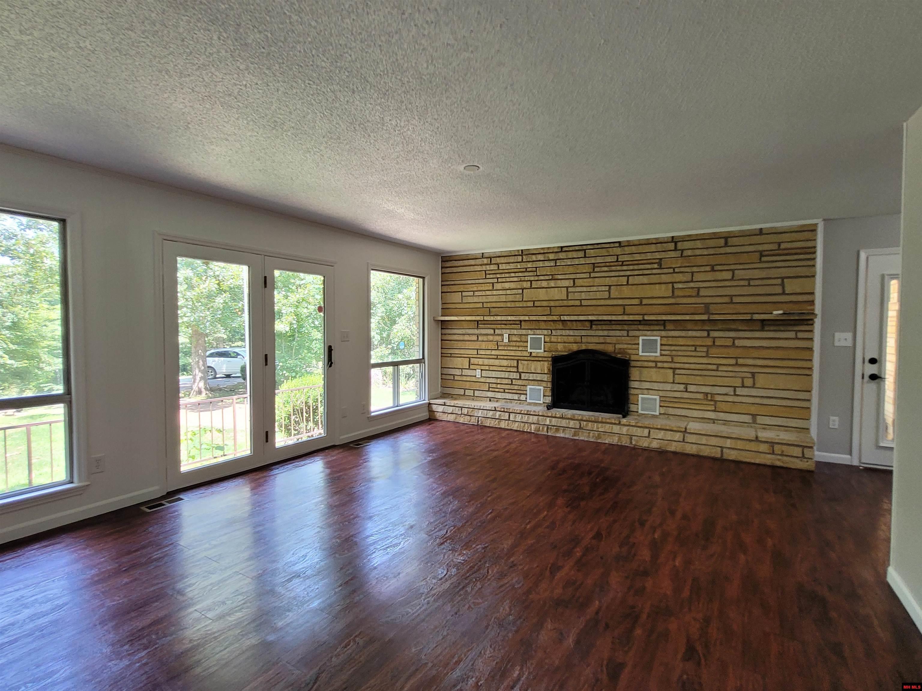 1607 RIVERVIEW CIRCLE Horseshoe Bend, AR 72512