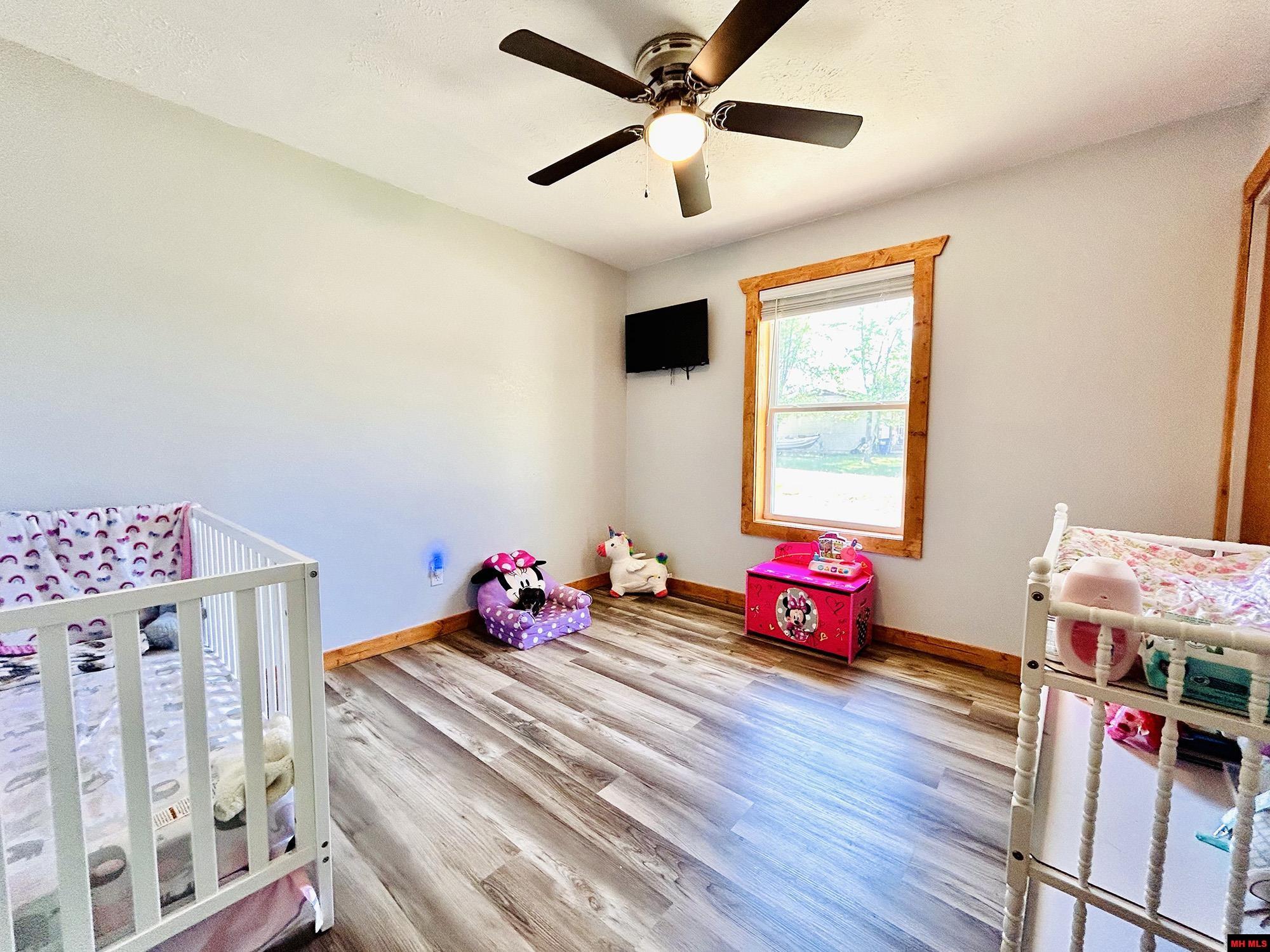 142 W FACTORY STREET Gassville, AR 72653