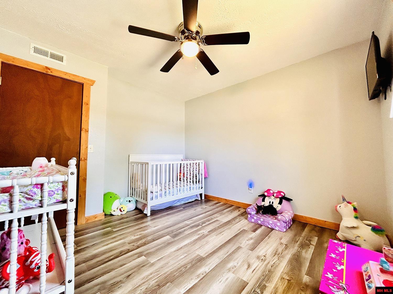 142 W FACTORY STREET Gassville, AR 72653