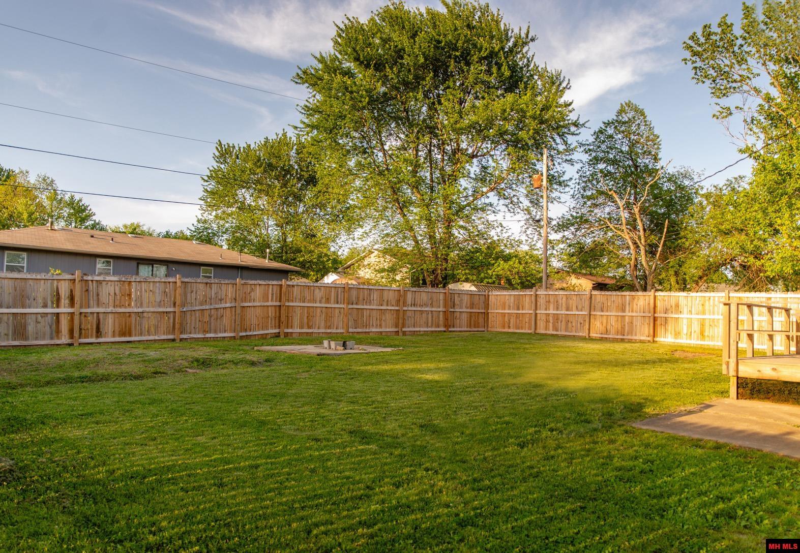 142 W FACTORY STREET Gassville, AR 72653