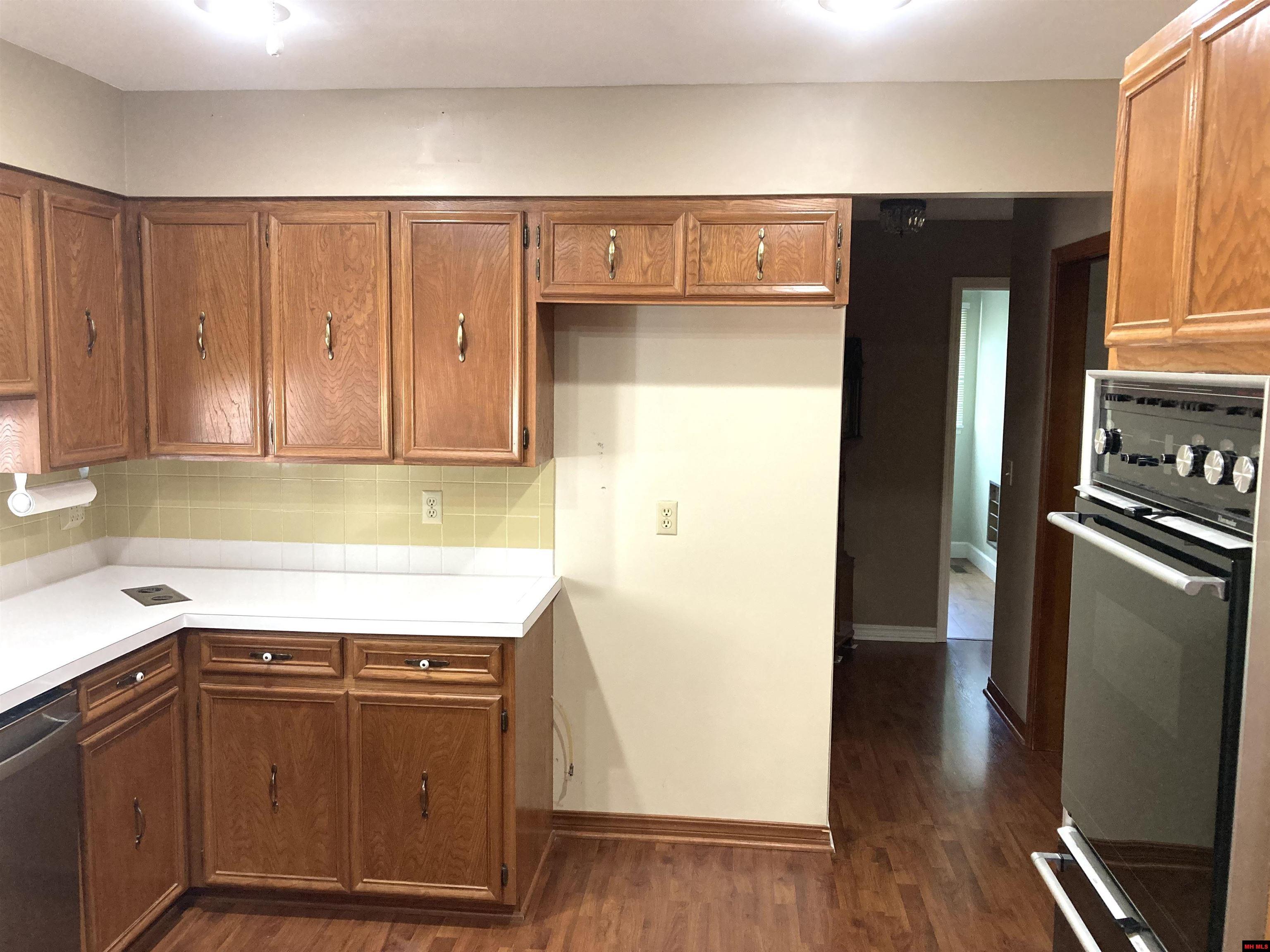 1512 MANOR Mountain Home, AR