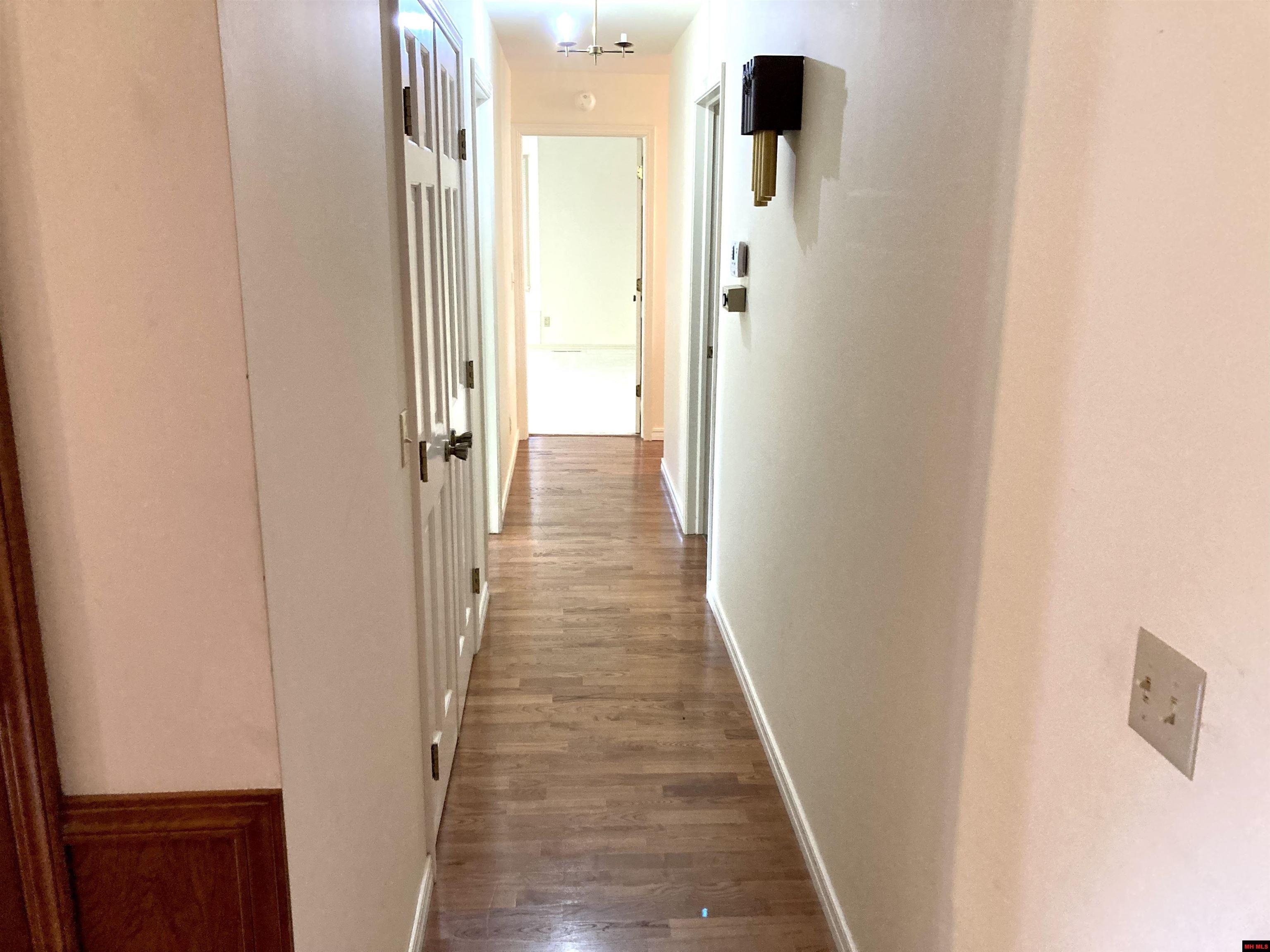 1512 MANOR Mountain Home, AR