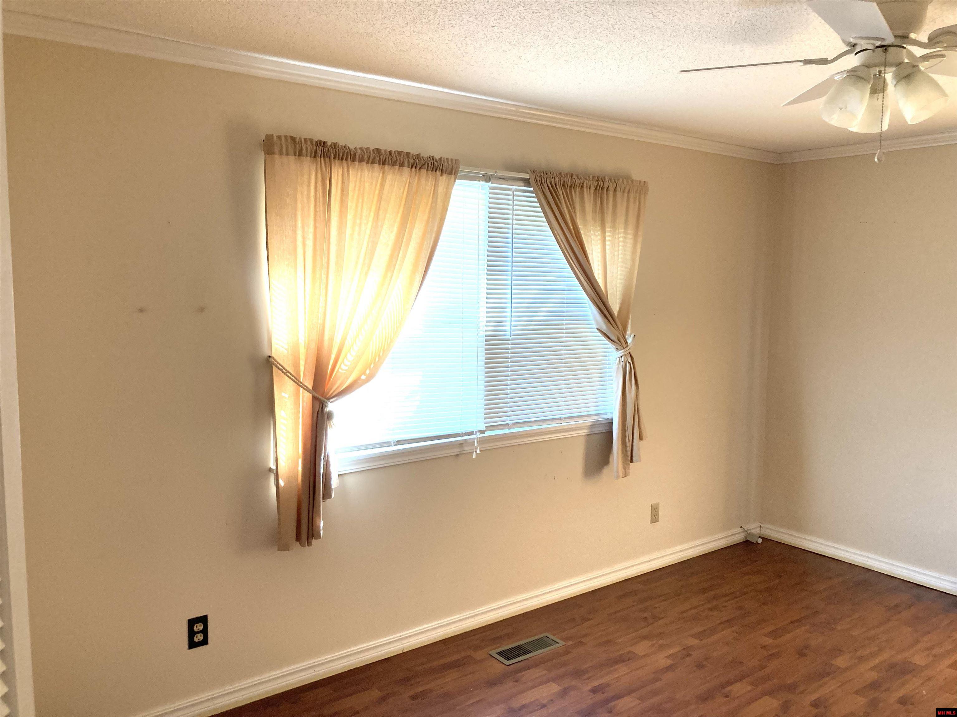 1512 MANOR Mountain Home, AR