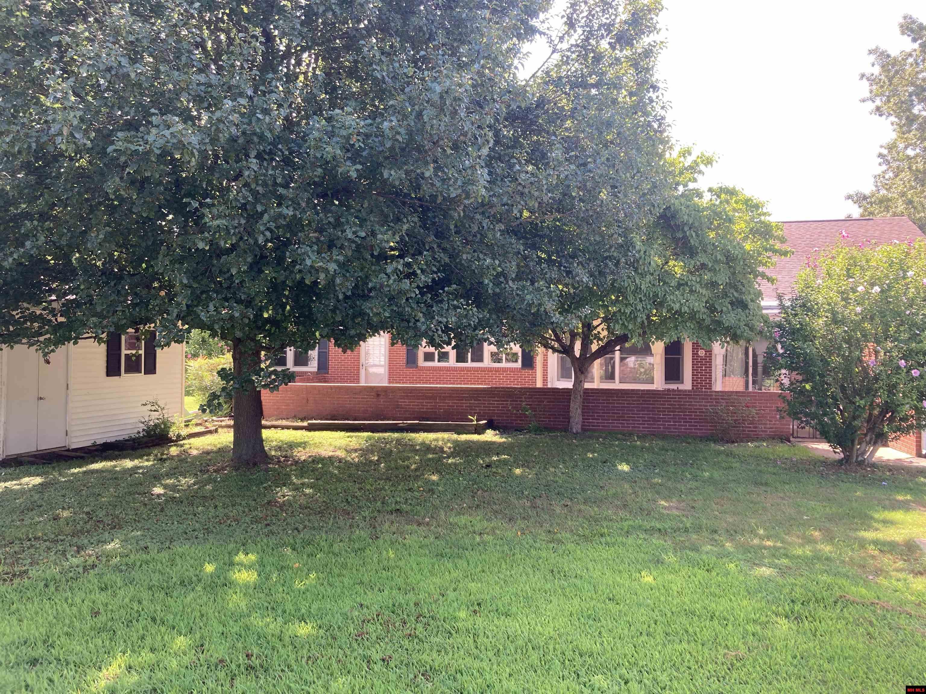 1512 MANOR Mountain Home, AR