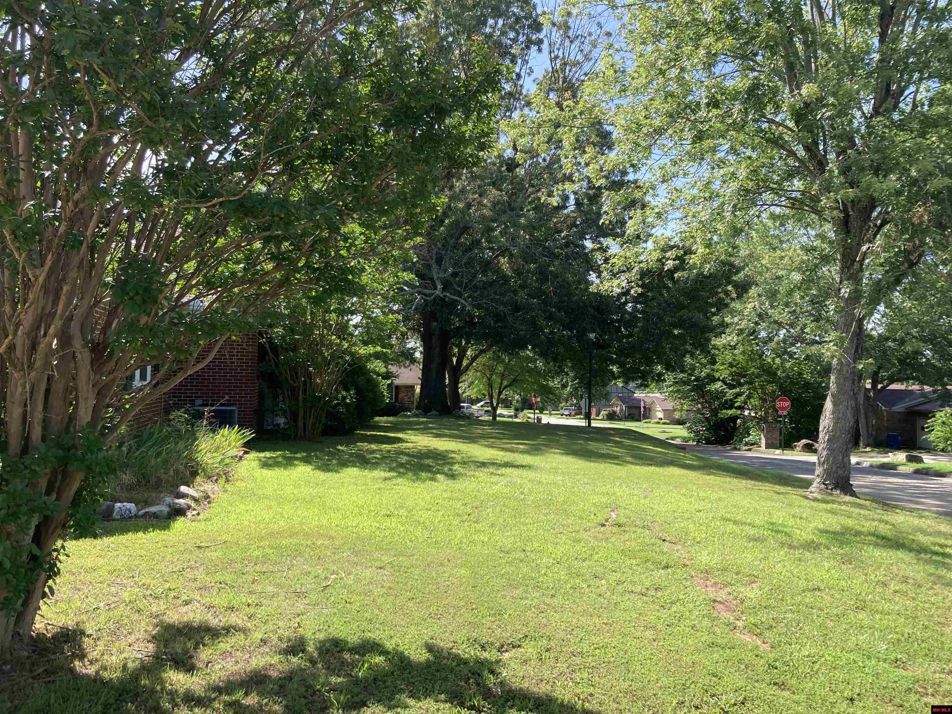 1512 MANOR Mountain Home, AR