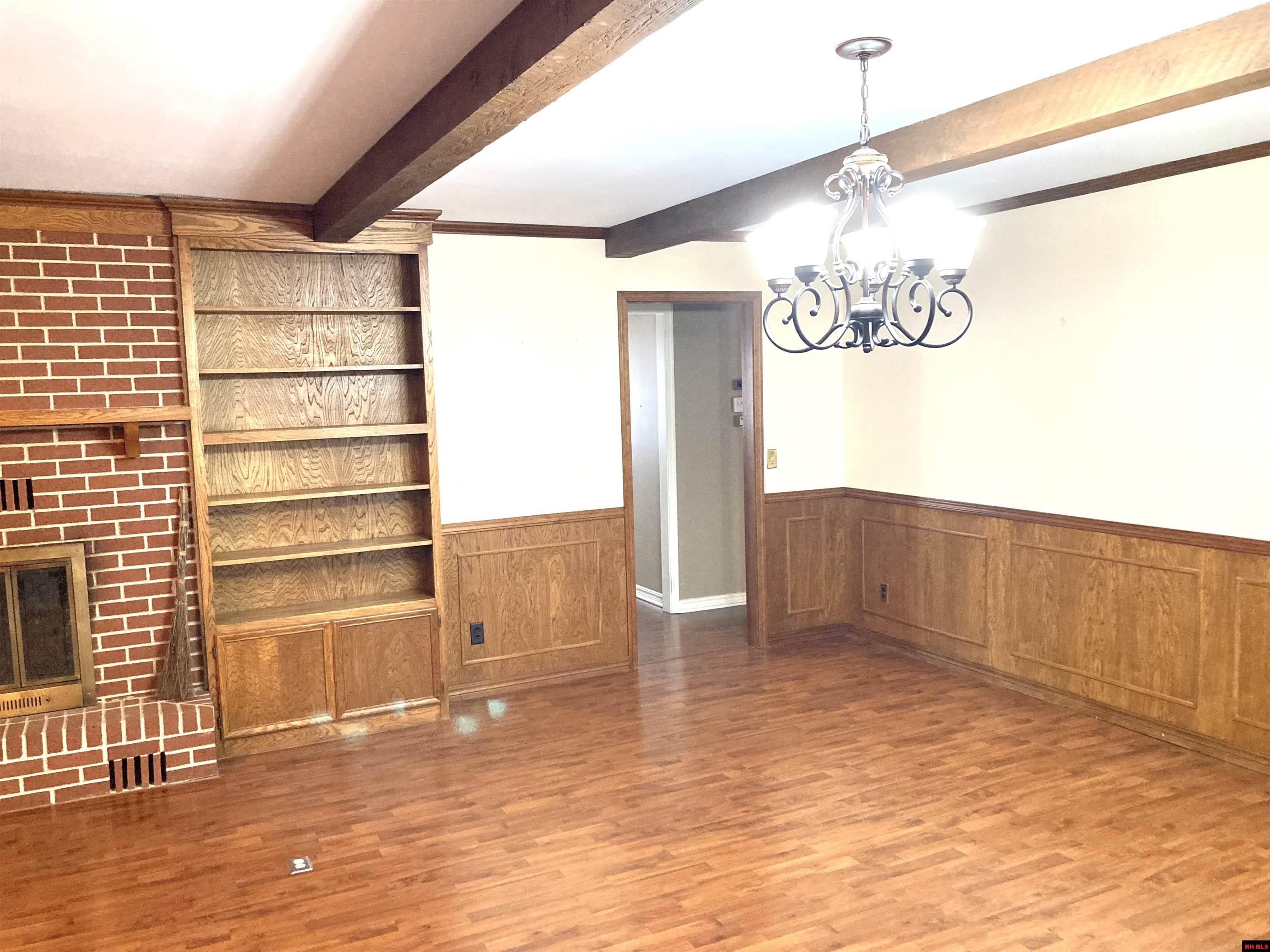 1512 MANOR Mountain Home, AR