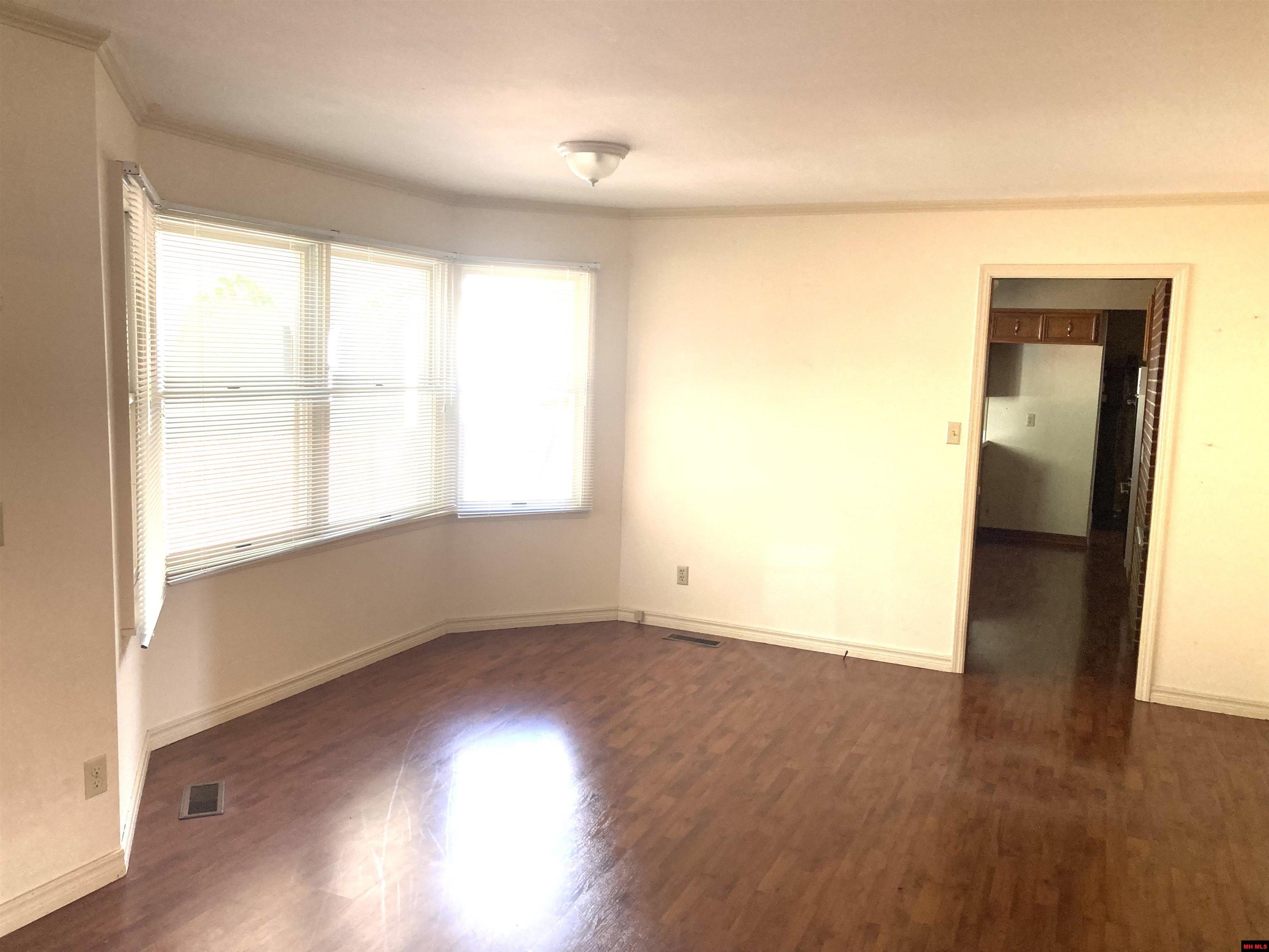 1512 MANOR Mountain Home, AR