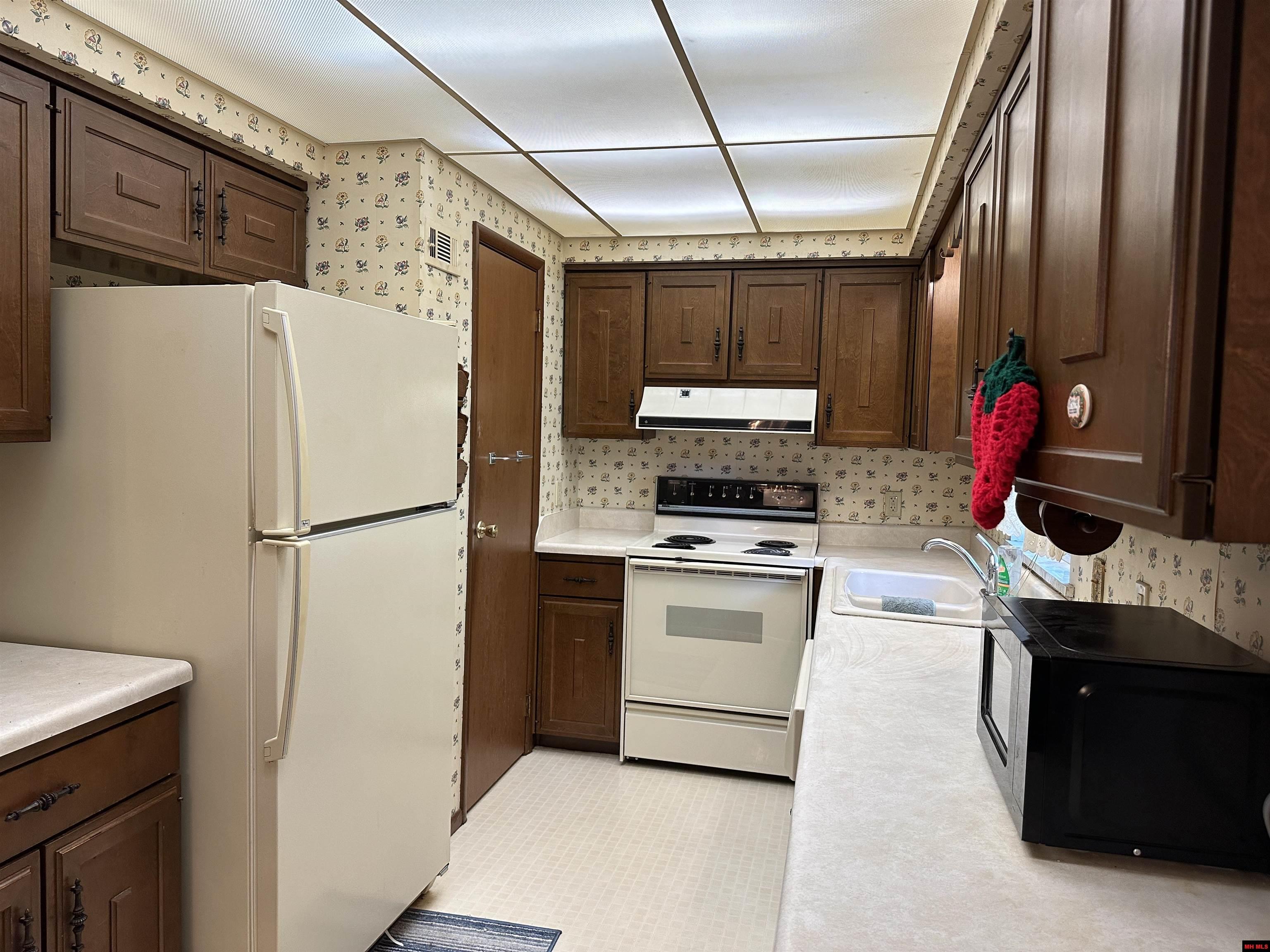 1121 MEADOWBROOK DRIVE Mountain Home, AR 72653