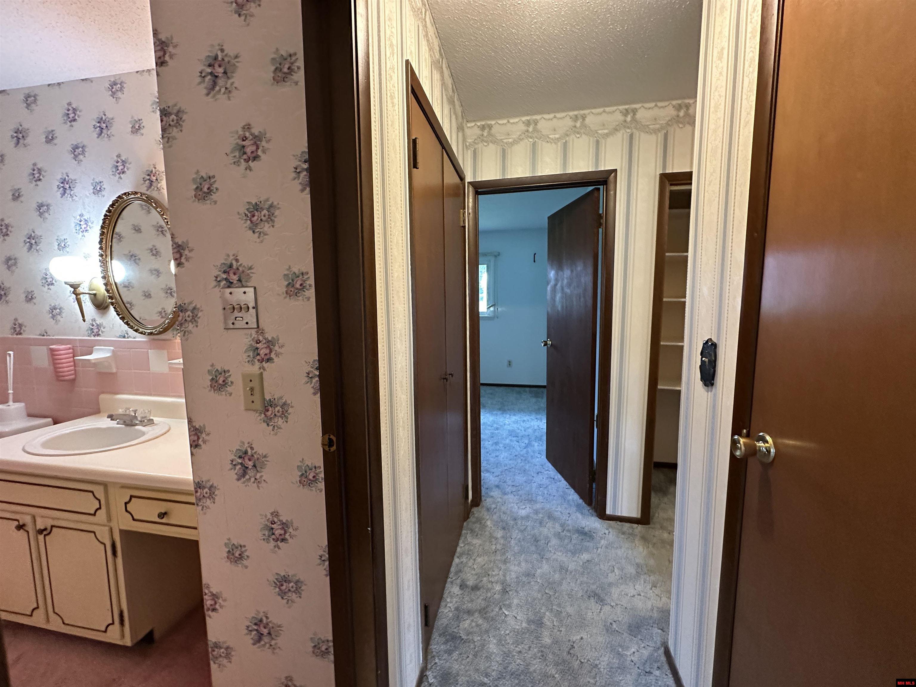 1105 MEADOWBROOK DRIVE Mountain Home, AR