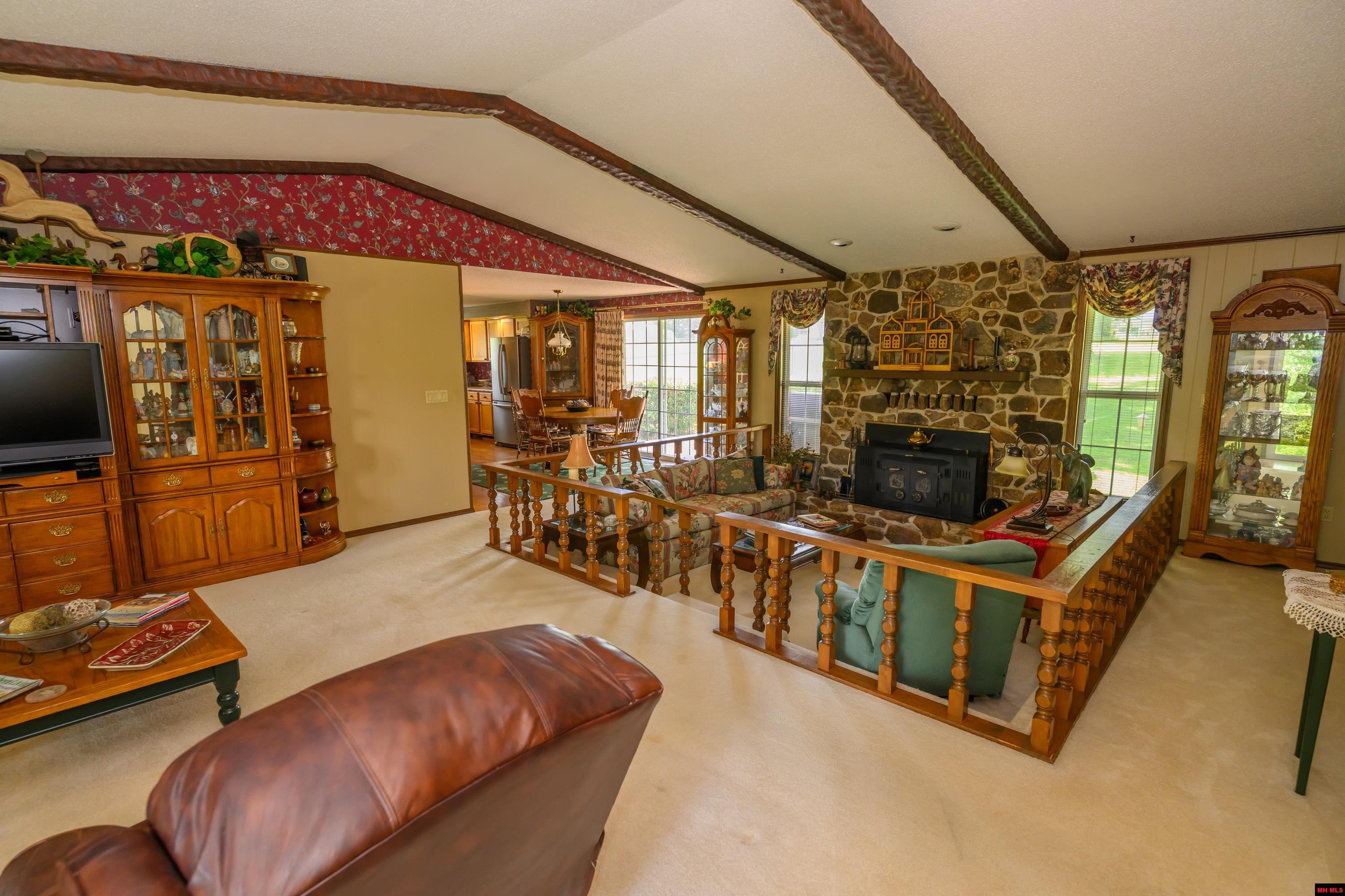 104 RAINBOW HEIGHTS DRIVE Cotter, AR