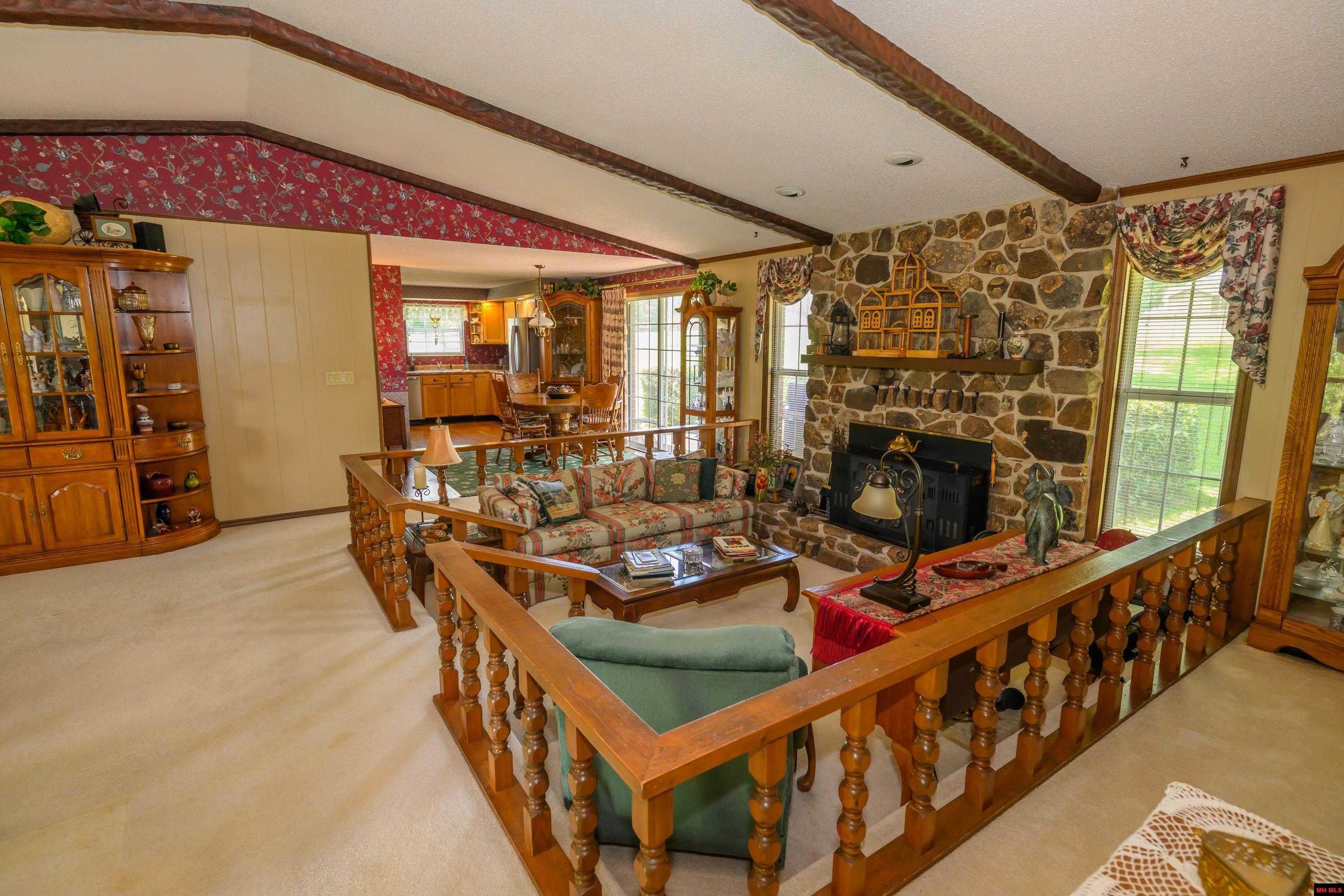 104 RAINBOW HEIGHTS DRIVE Cotter, AR