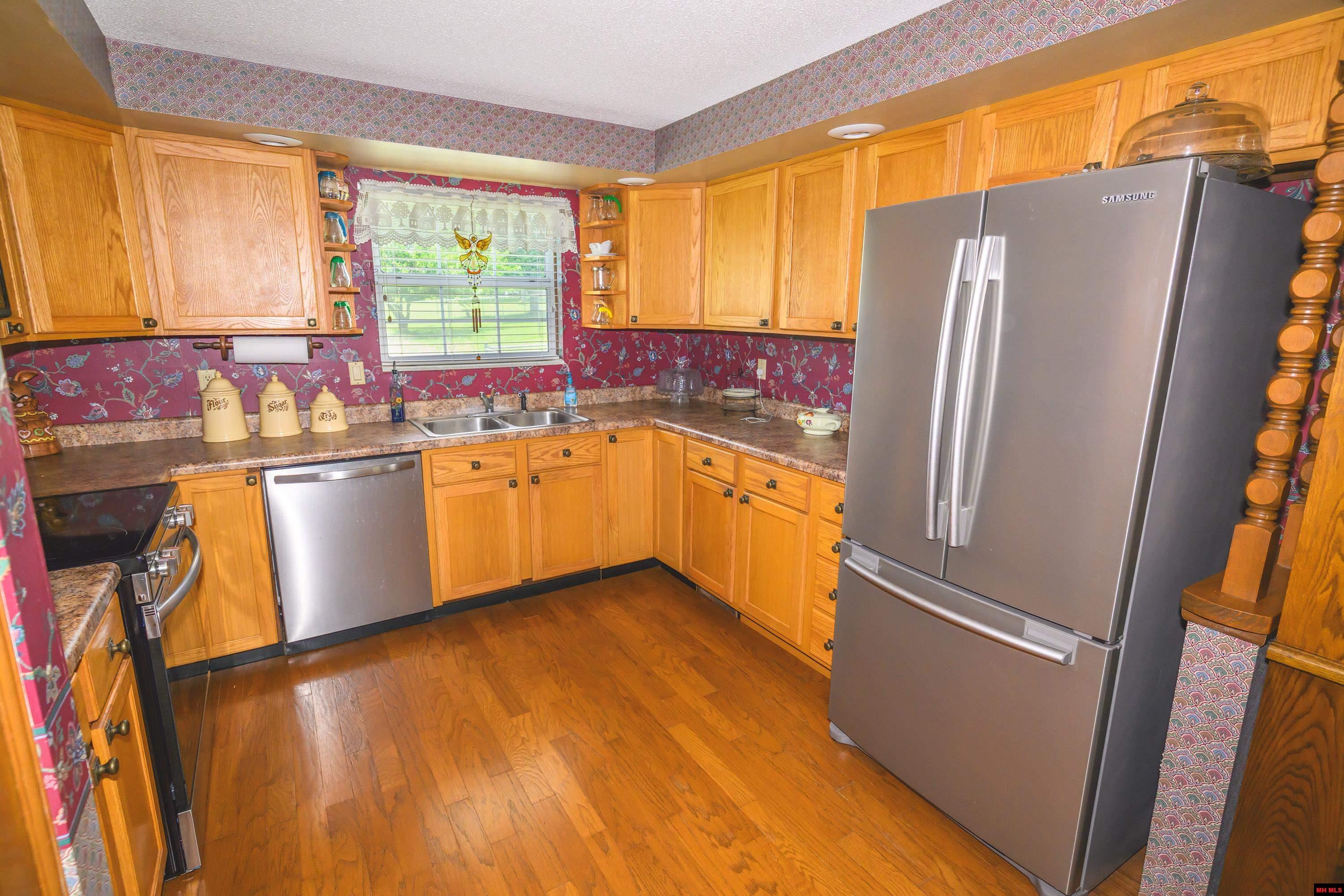 104 RAINBOW HEIGHTS DRIVE Cotter, AR
