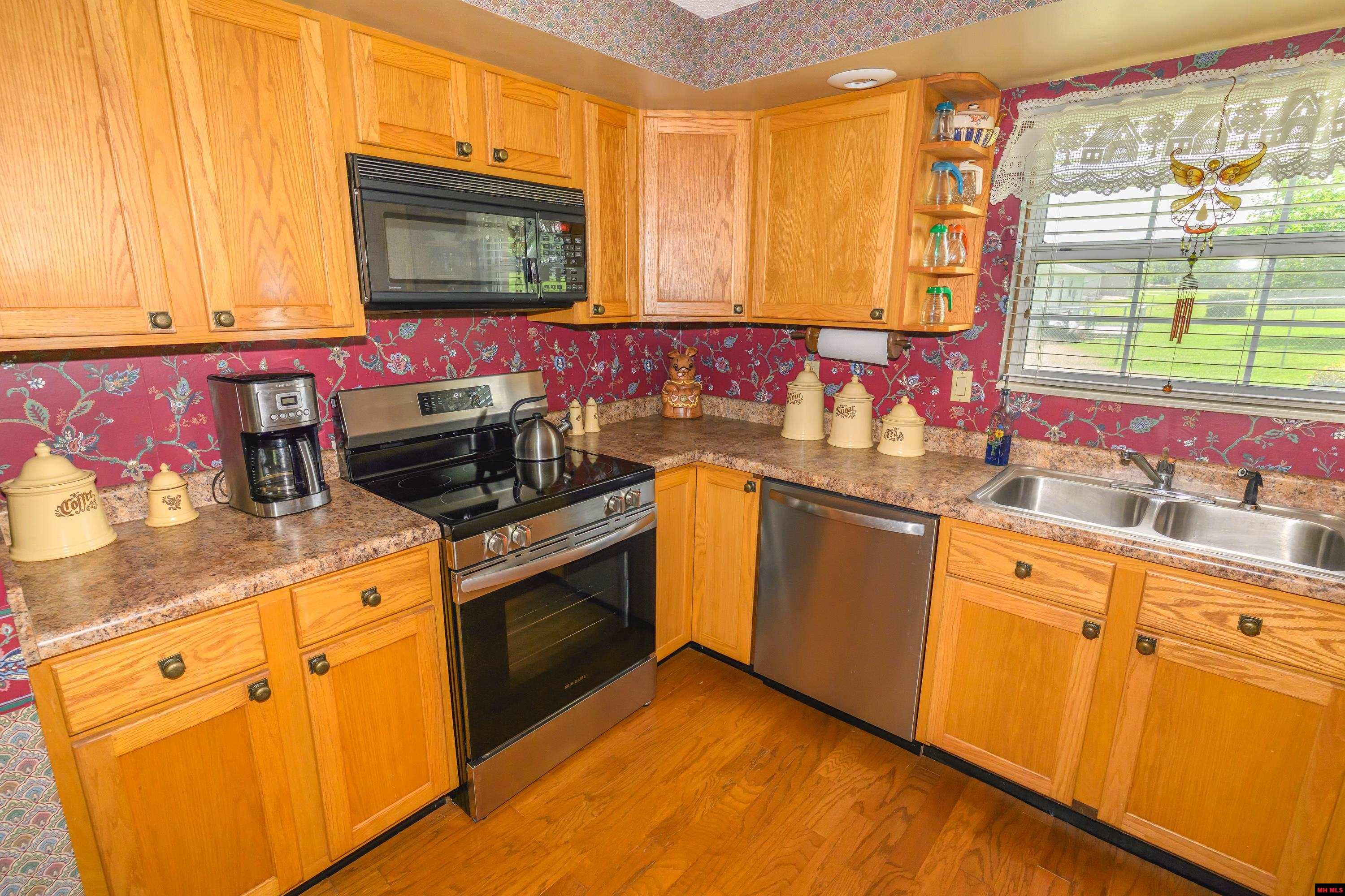 104 RAINBOW HEIGHTS DRIVE Cotter, AR