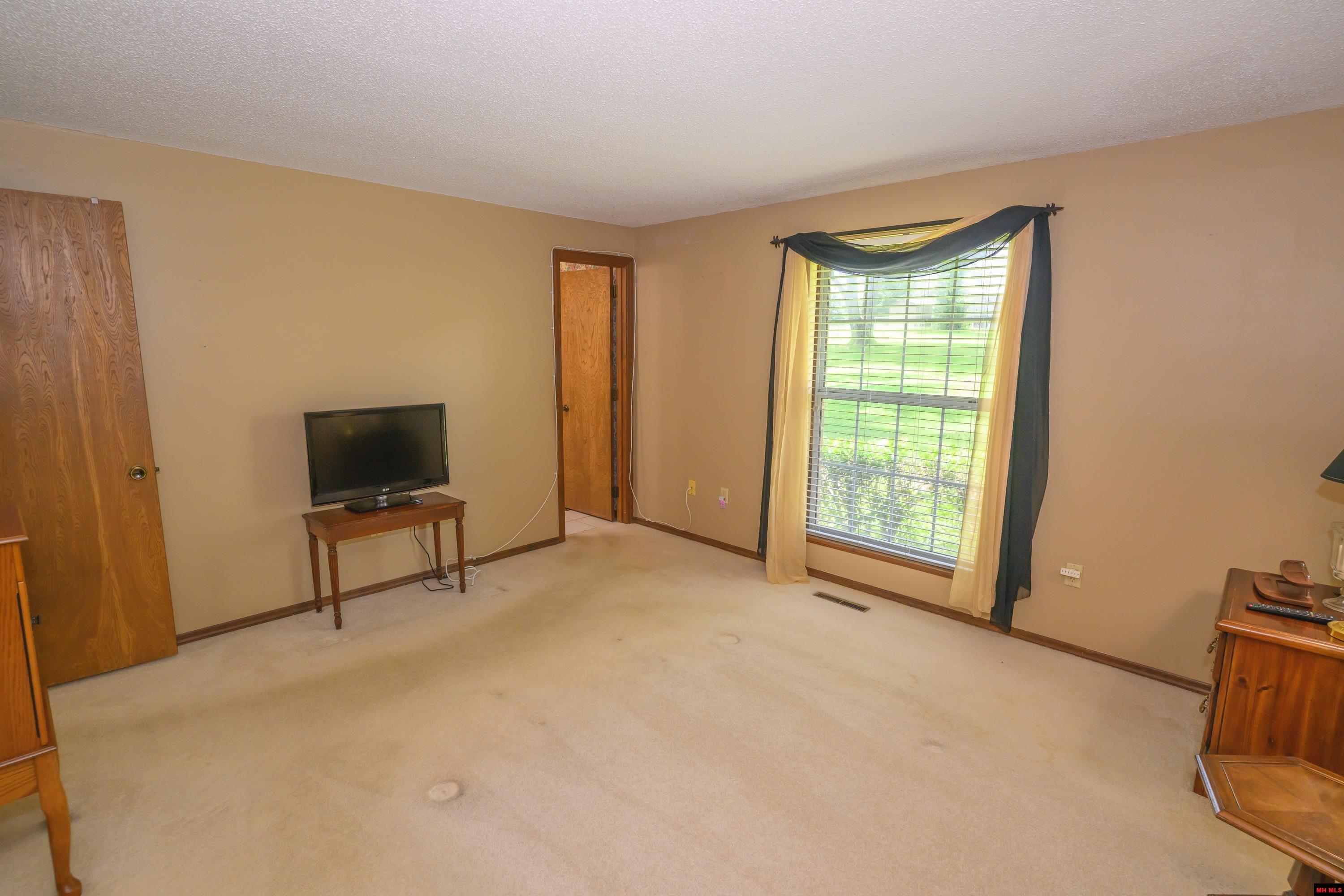 104 RAINBOW HEIGHTS DRIVE Cotter, AR