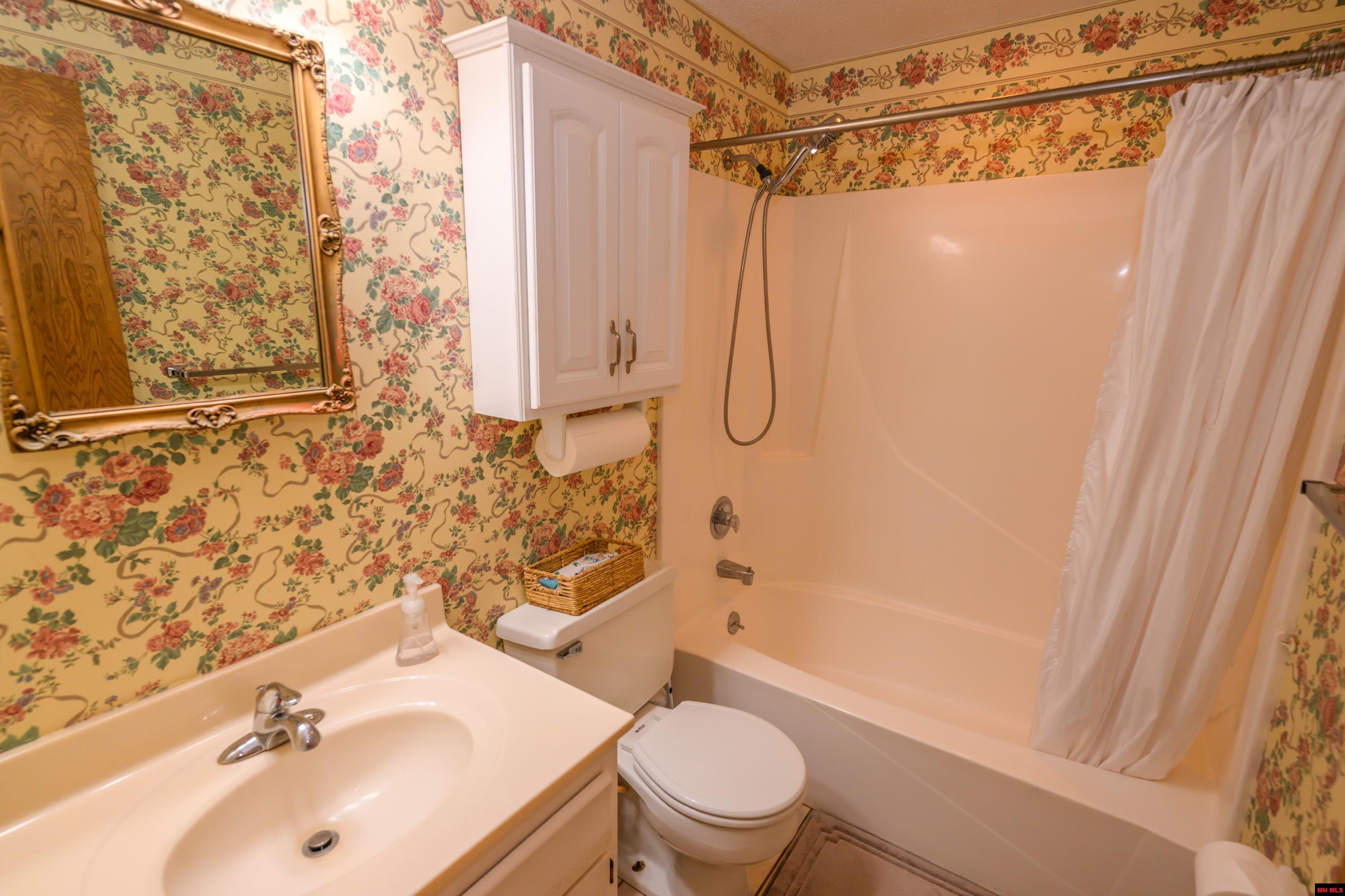104 RAINBOW HEIGHTS DRIVE Cotter, AR
