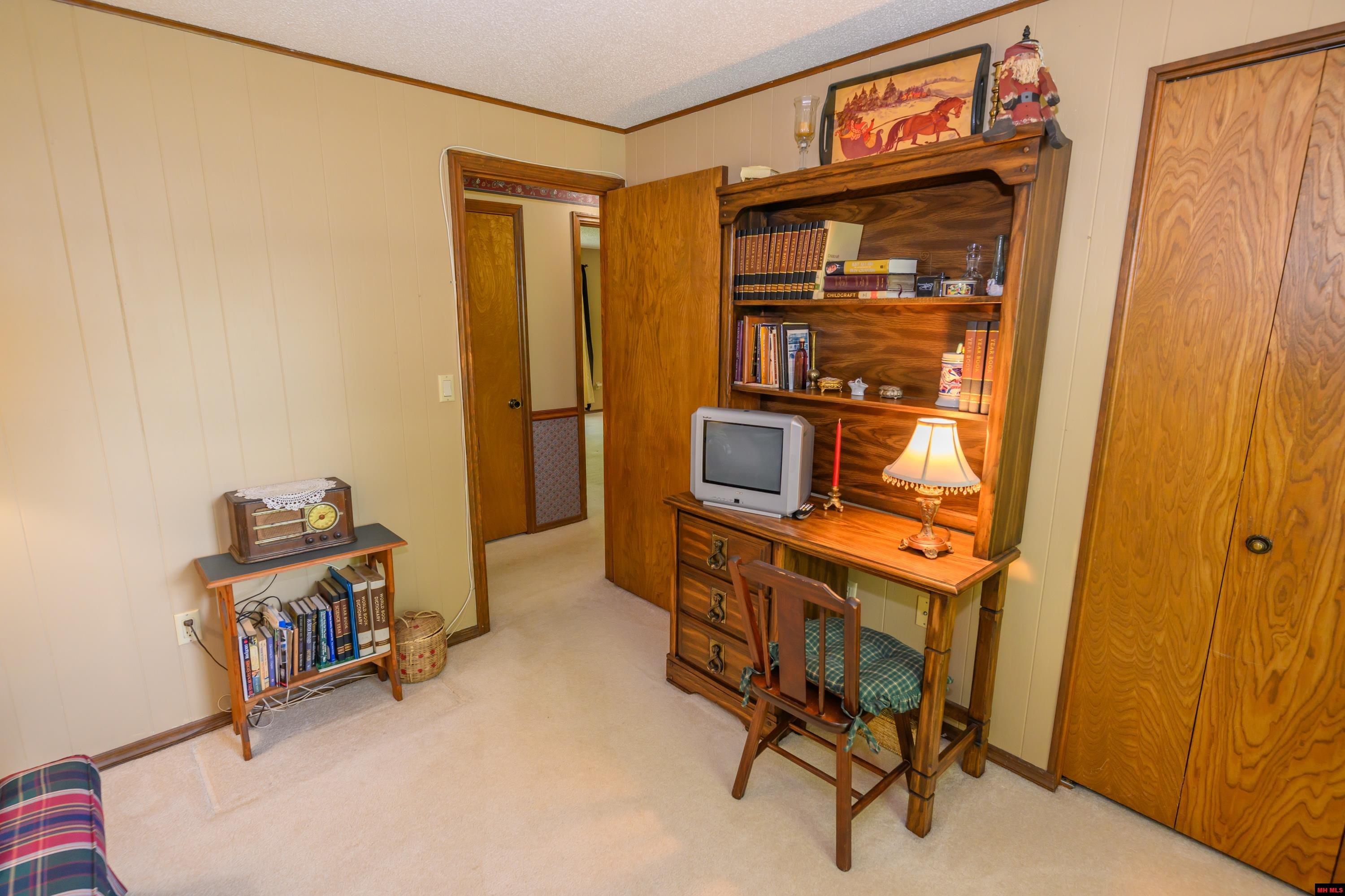 104 RAINBOW HEIGHTS DRIVE Cotter, AR