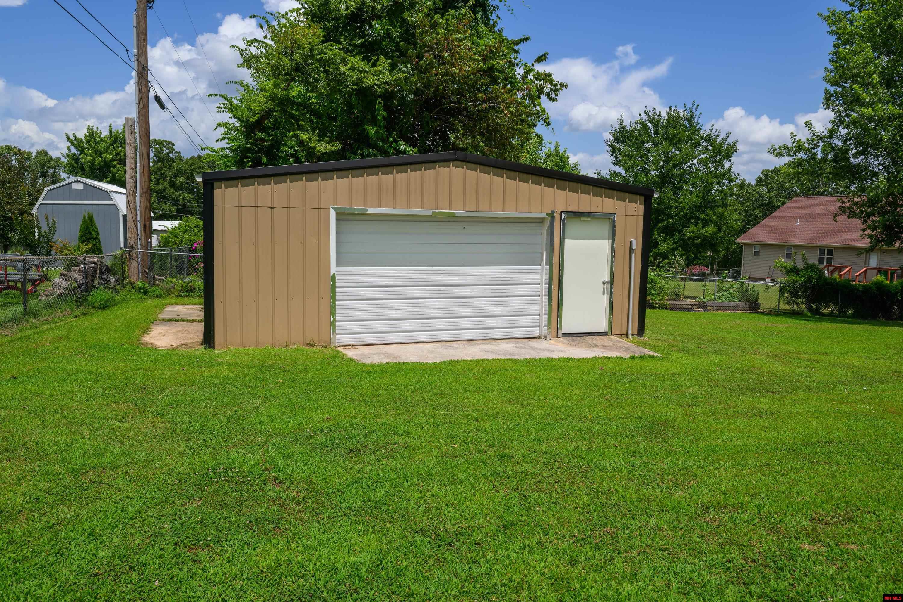 104 RAINBOW HEIGHTS DRIVE Cotter, AR