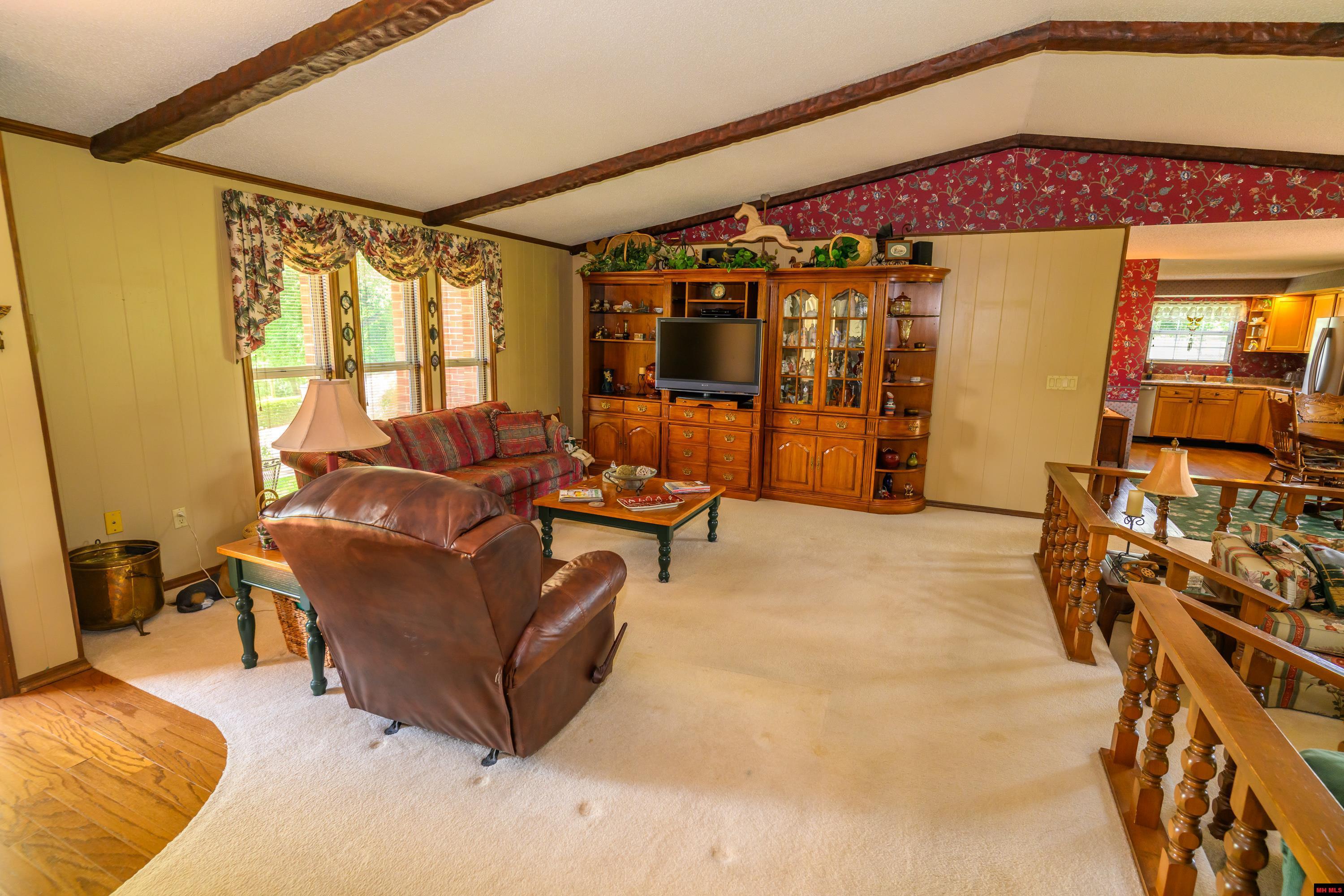 104 RAINBOW HEIGHTS DRIVE Cotter, AR