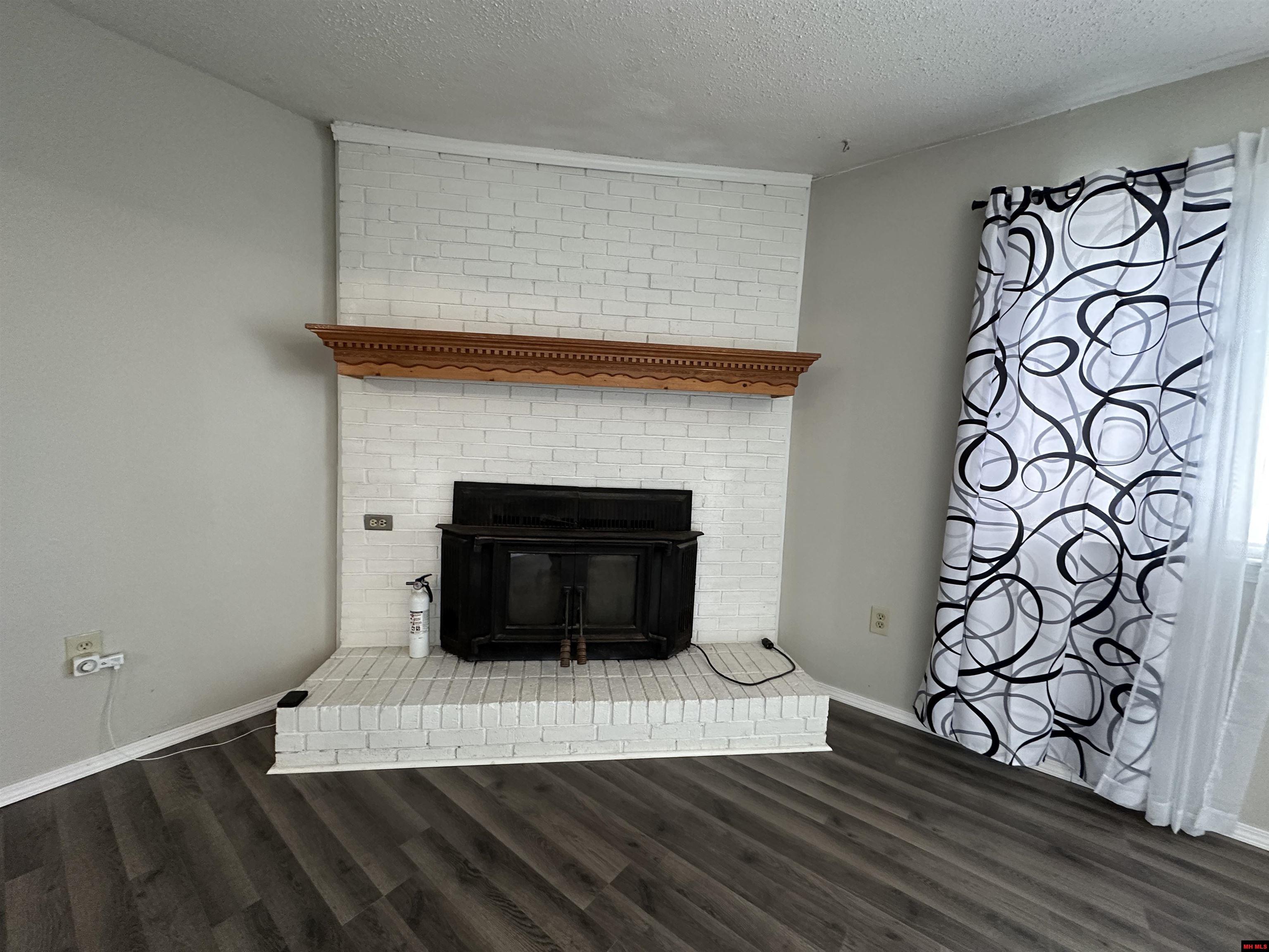 106 MC 3063 Yellville, AR 72687