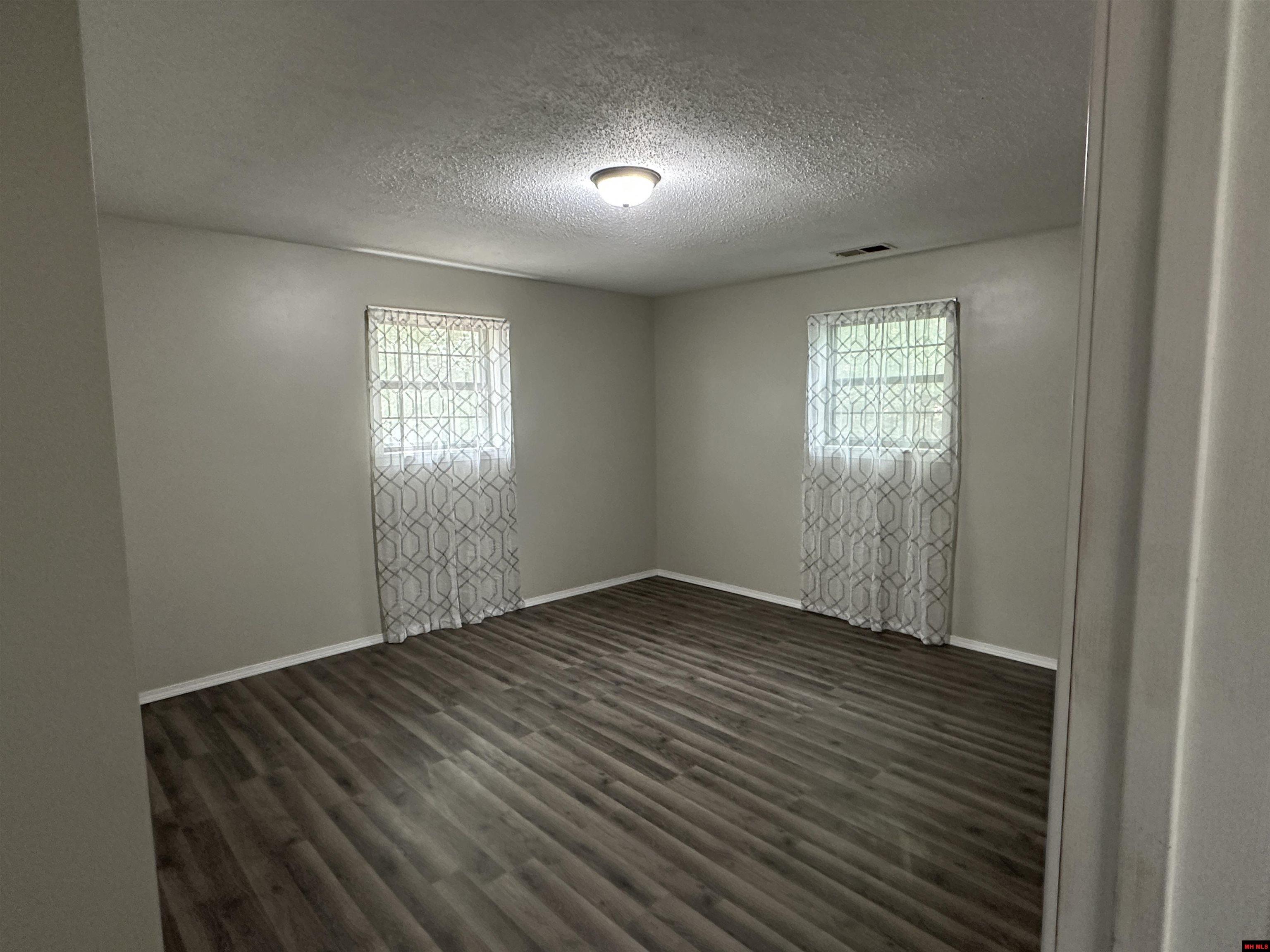 106 MC 3063 Yellville, AR 72687