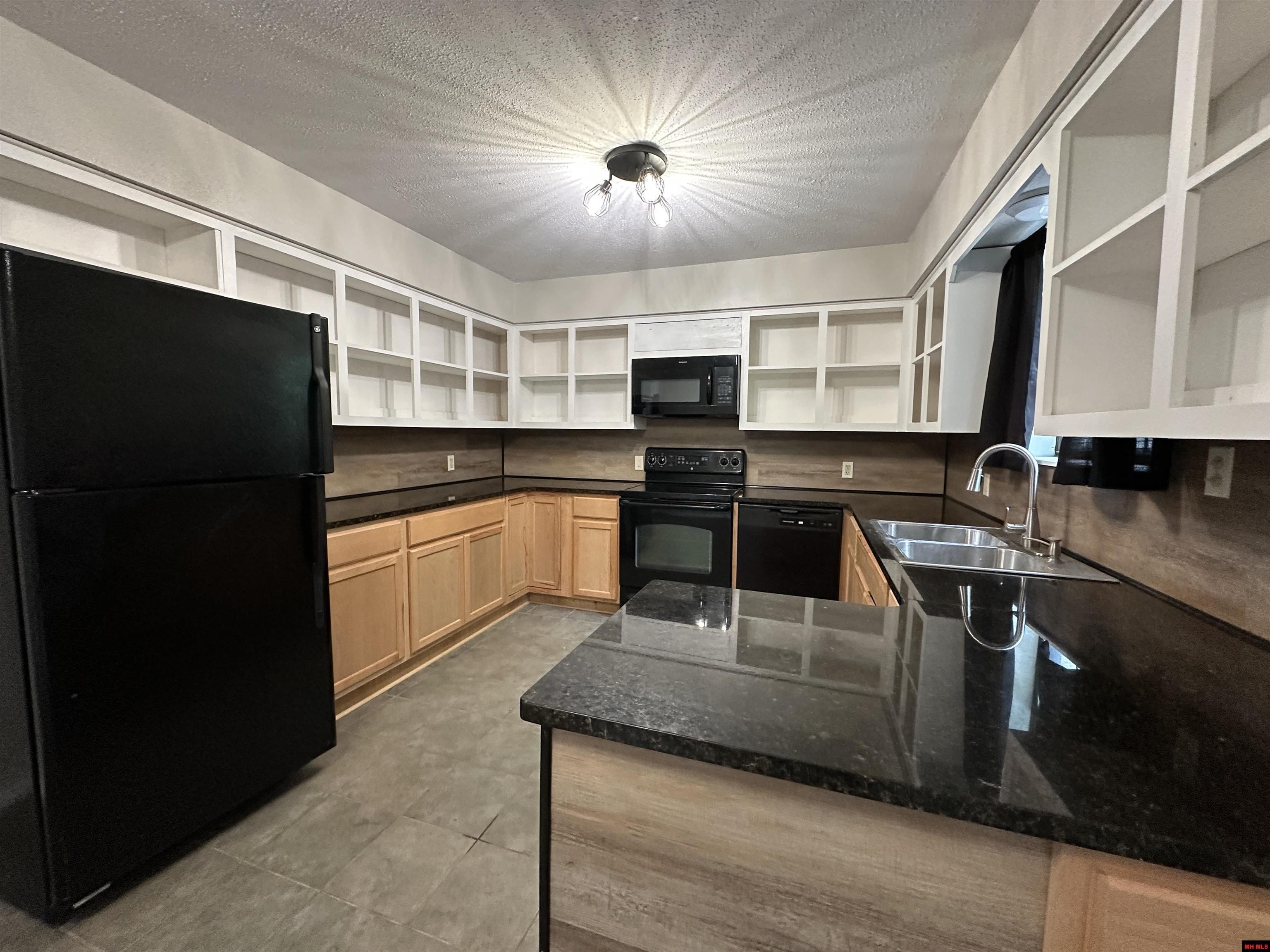 106 MC 3063 Yellville, AR 72687