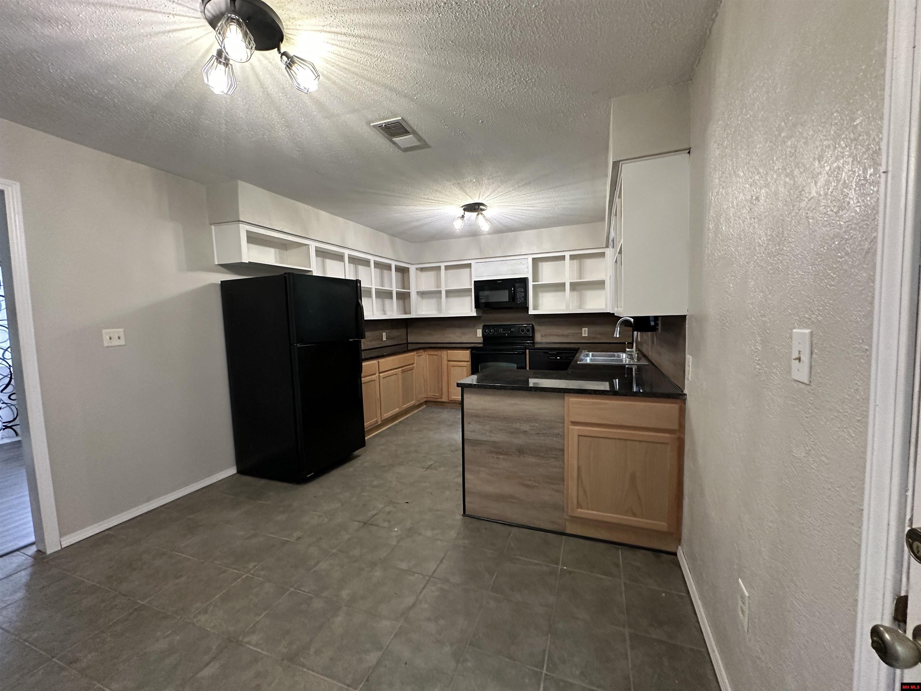 106 MC 3063 Yellville, AR 72687