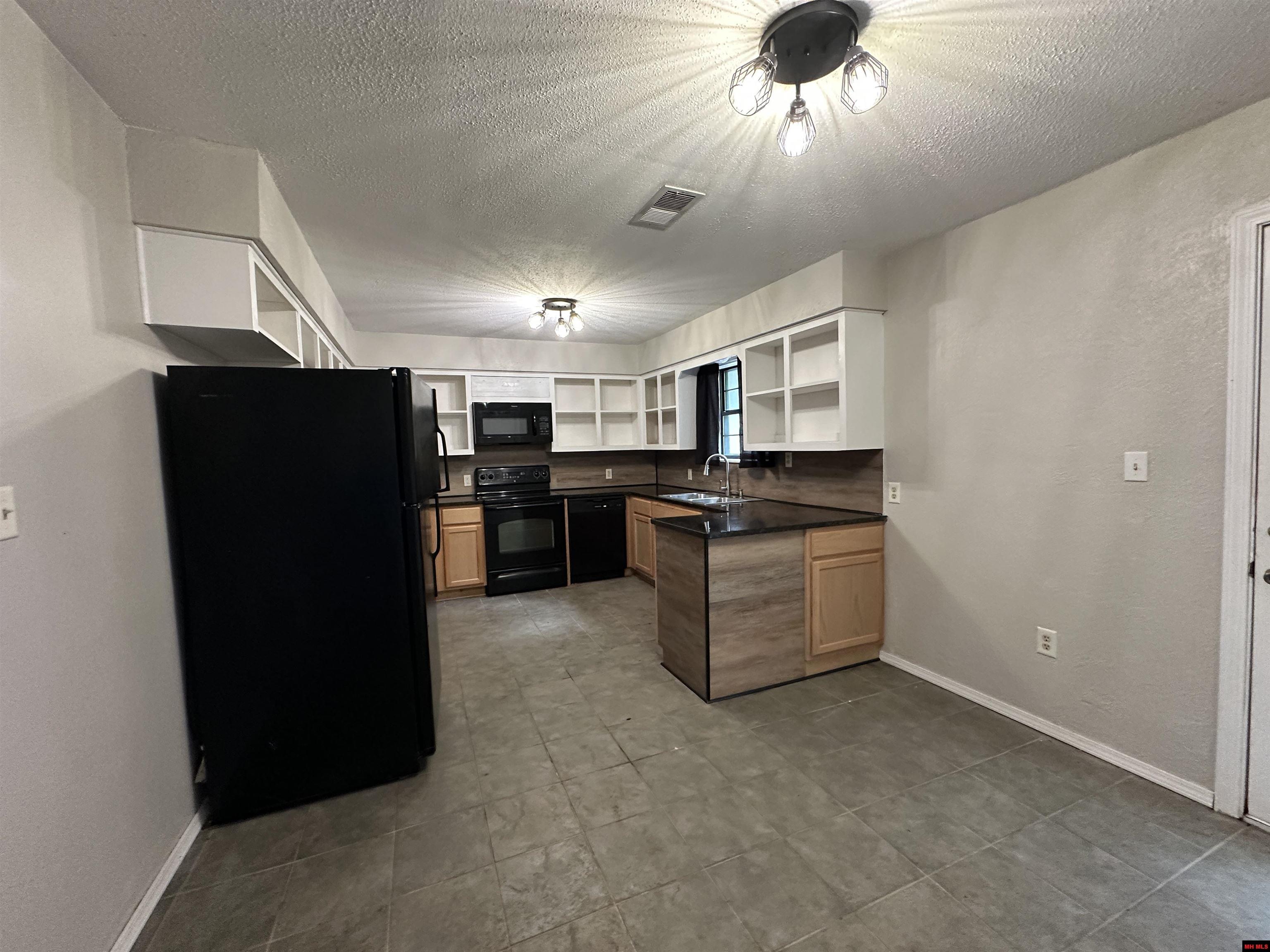 106 MC 3063 Yellville, AR 72687