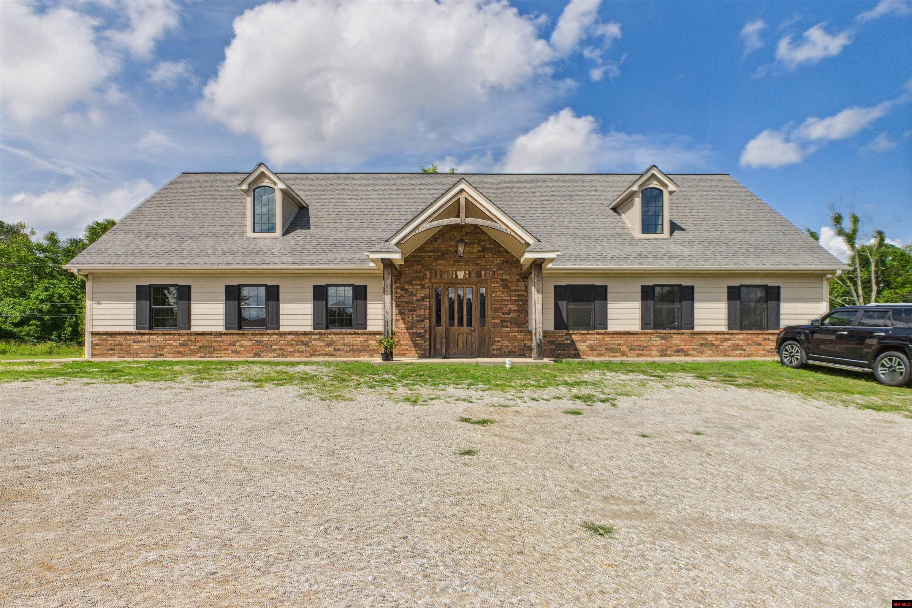 304 BOMBER BOULEVARD Mountain Home, AR