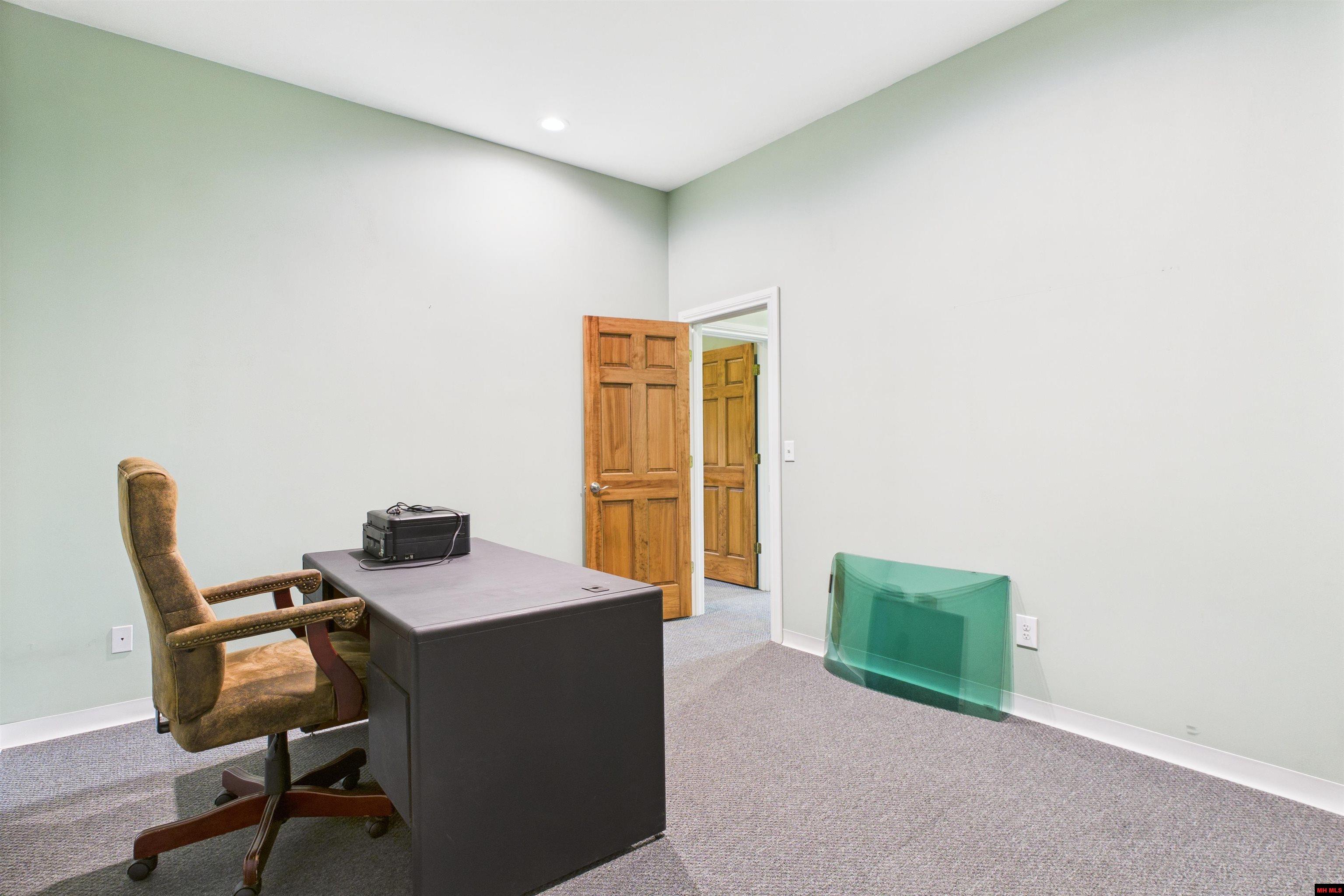 304 BOMBER BOULEVARD Mountain Home, AR