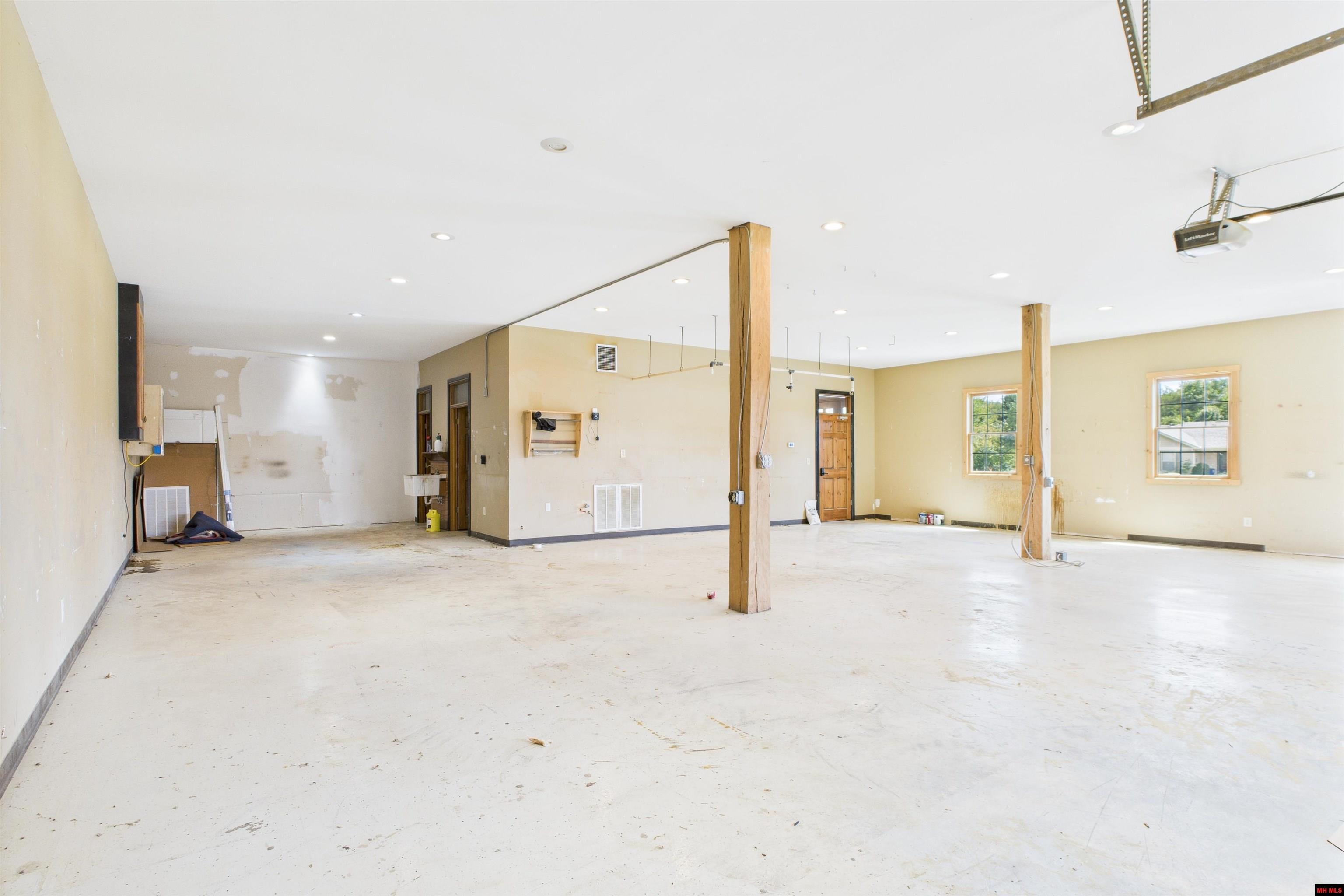 304 BOMBER BOULEVARD Mountain Home, AR