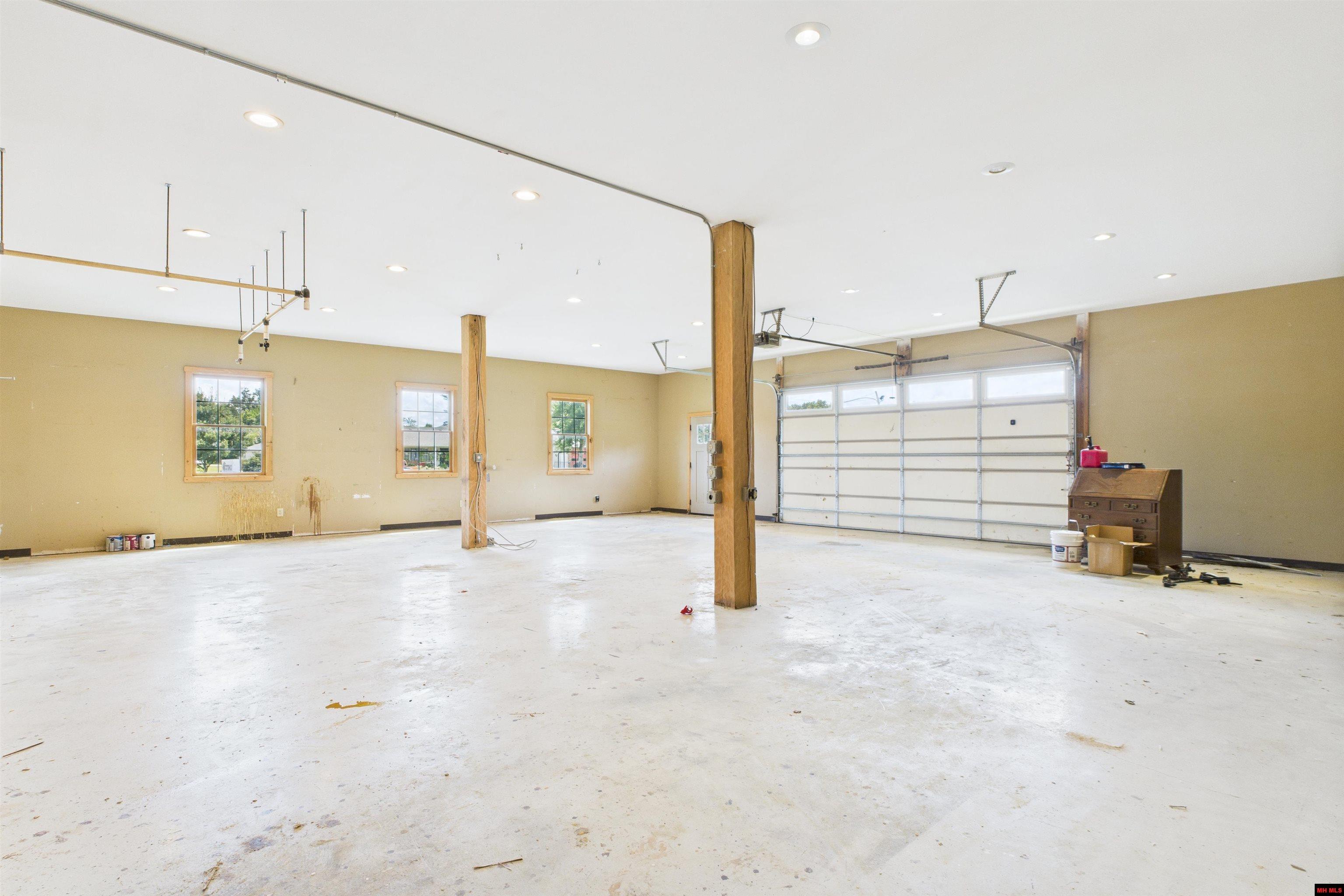 304 BOMBER BOULEVARD Mountain Home, AR