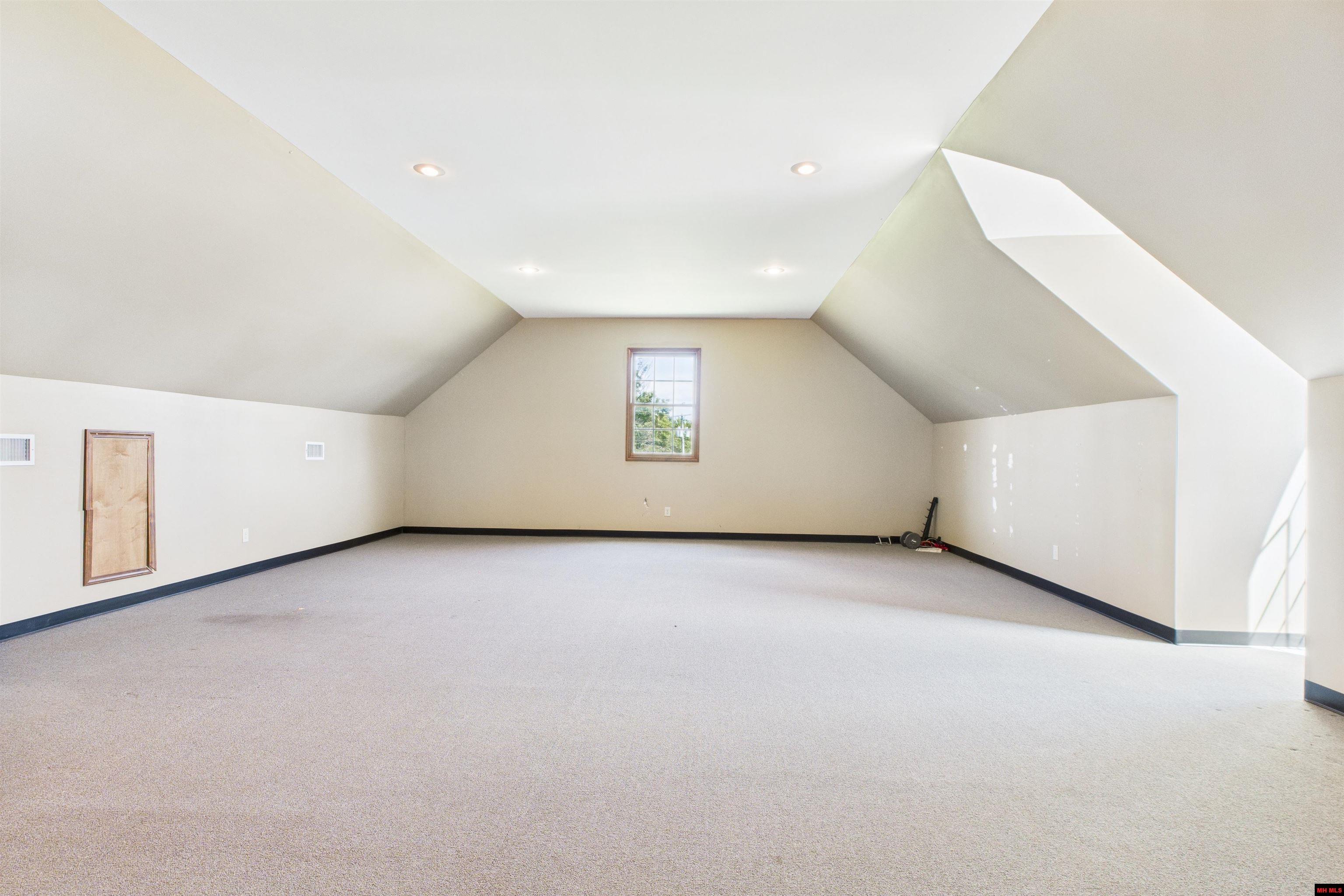 304 BOMBER BOULEVARD Mountain Home, AR