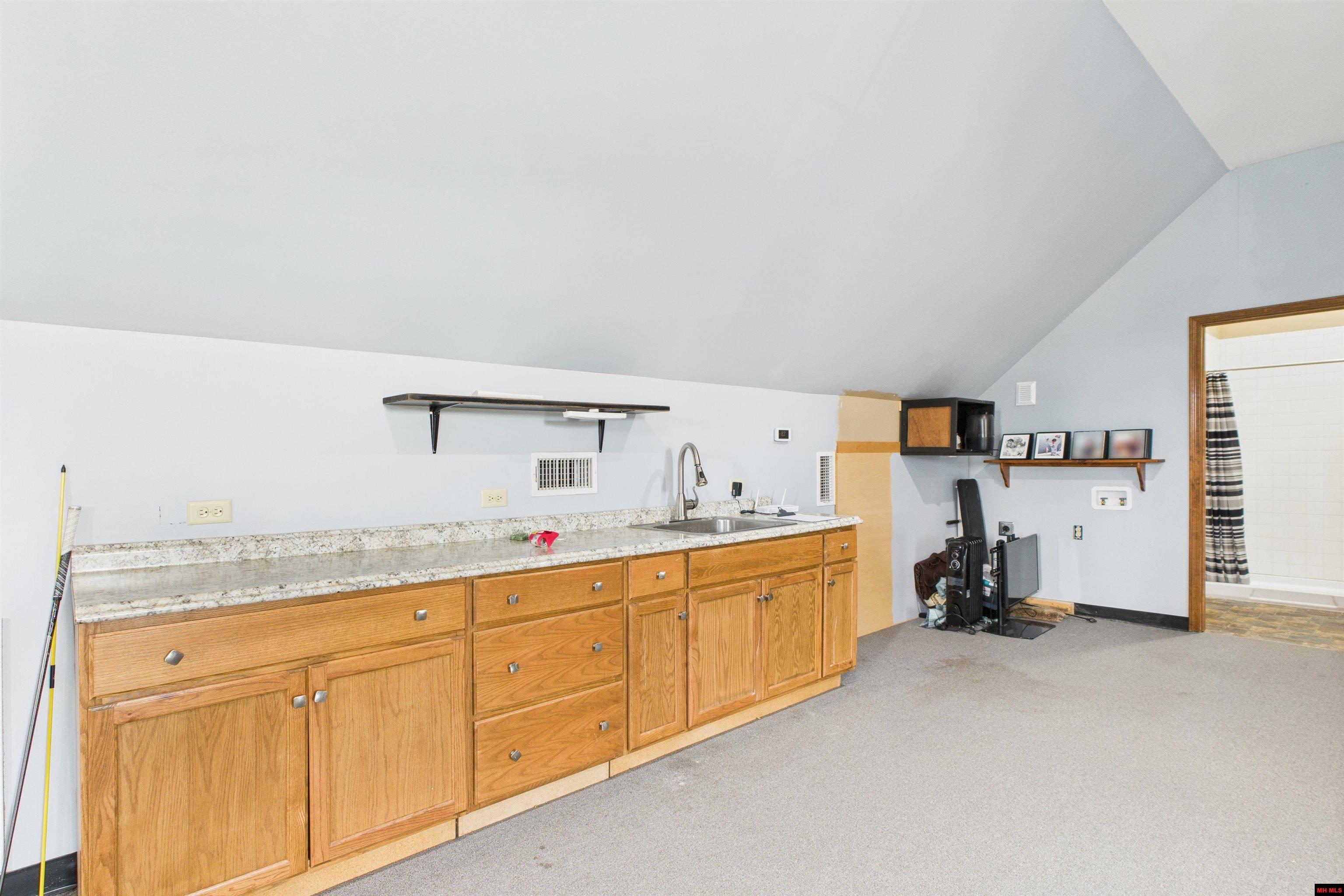304 BOMBER BOULEVARD Mountain Home, AR