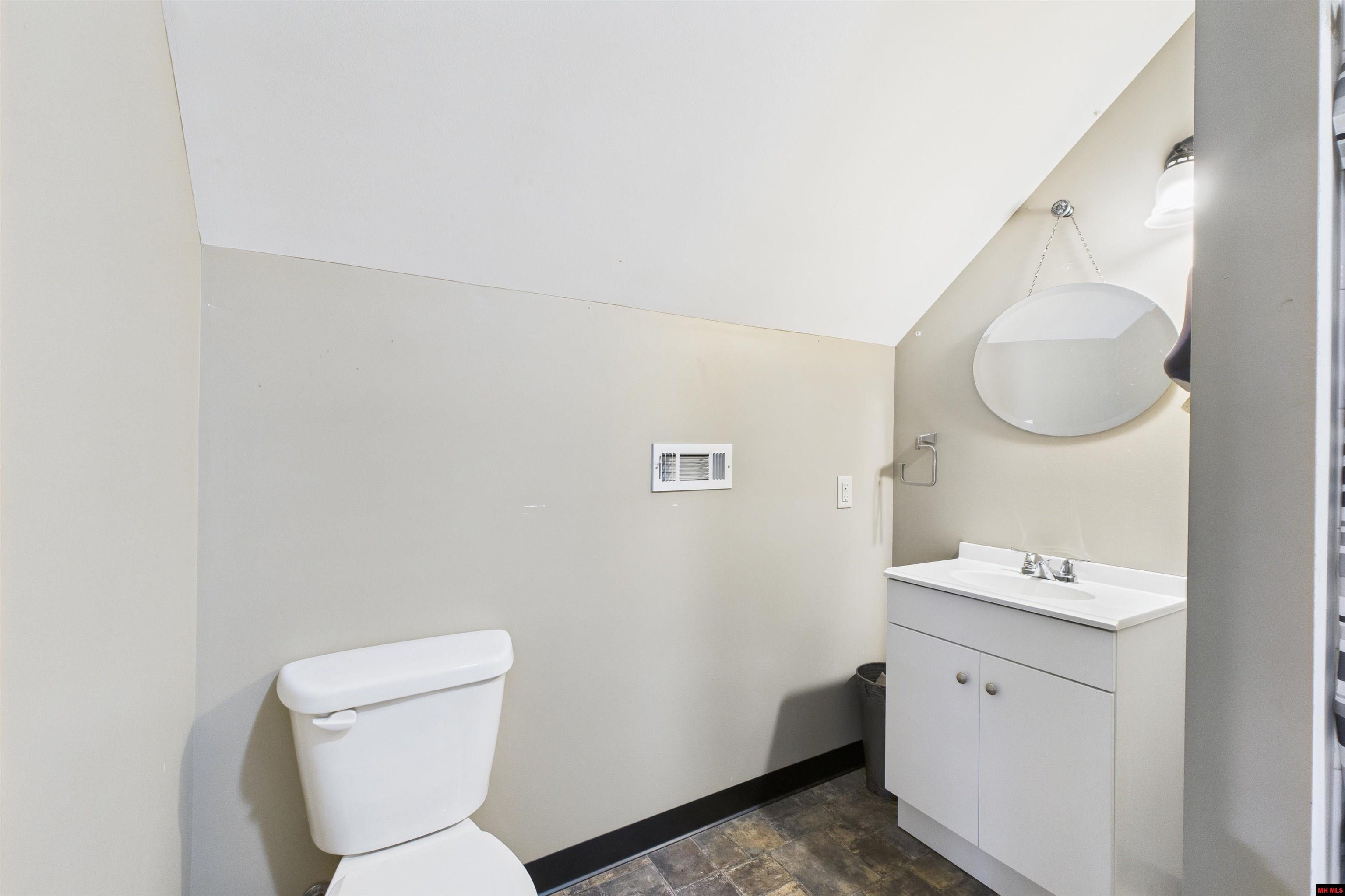 304 BOMBER BOULEVARD Mountain Home, AR