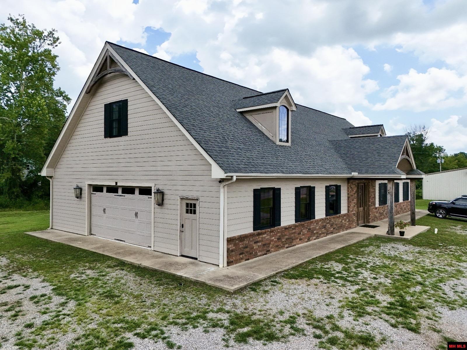 304 BOMBER BOULEVARD Mountain Home, AR