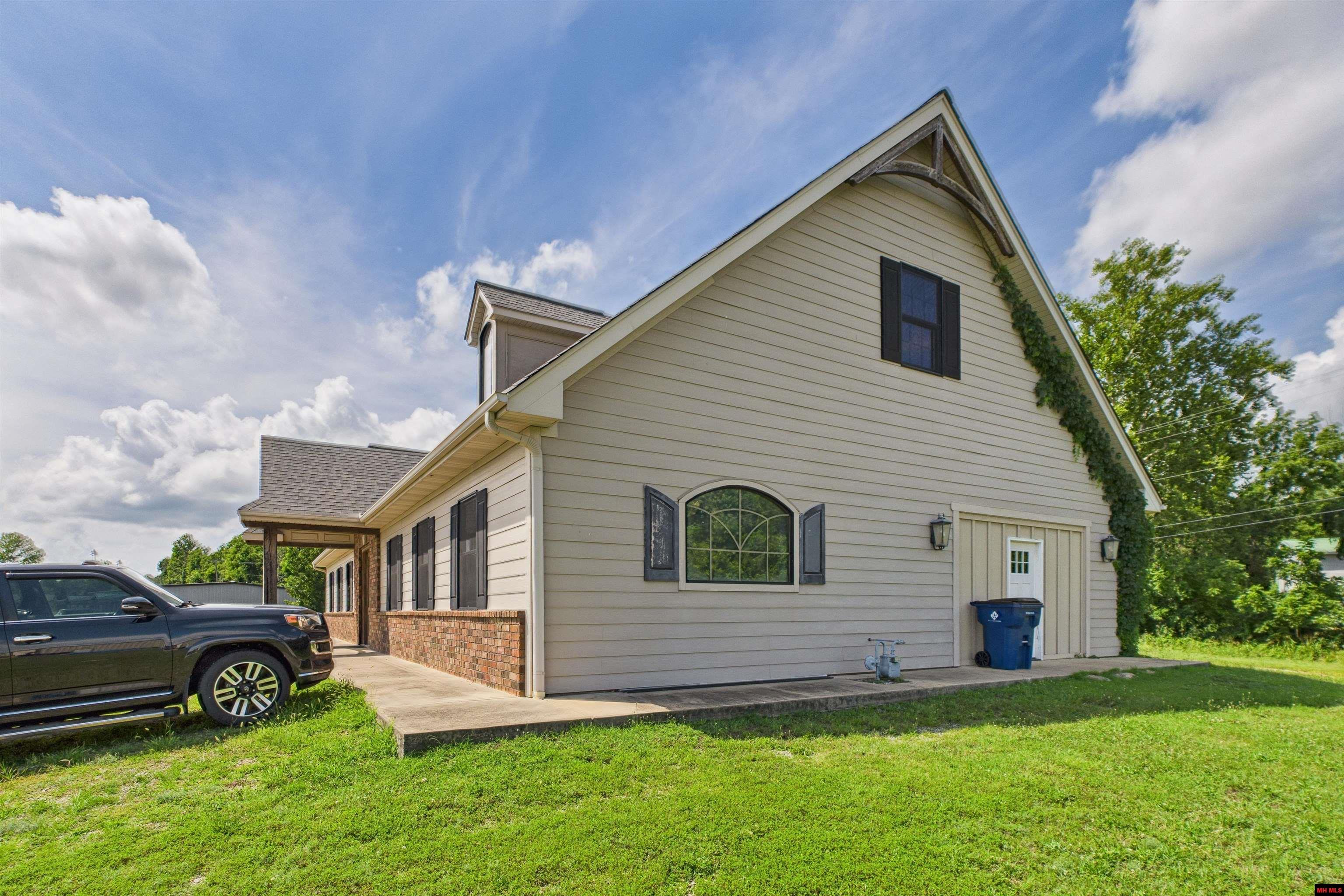 304 BOMBER BOULEVARD Mountain Home, AR