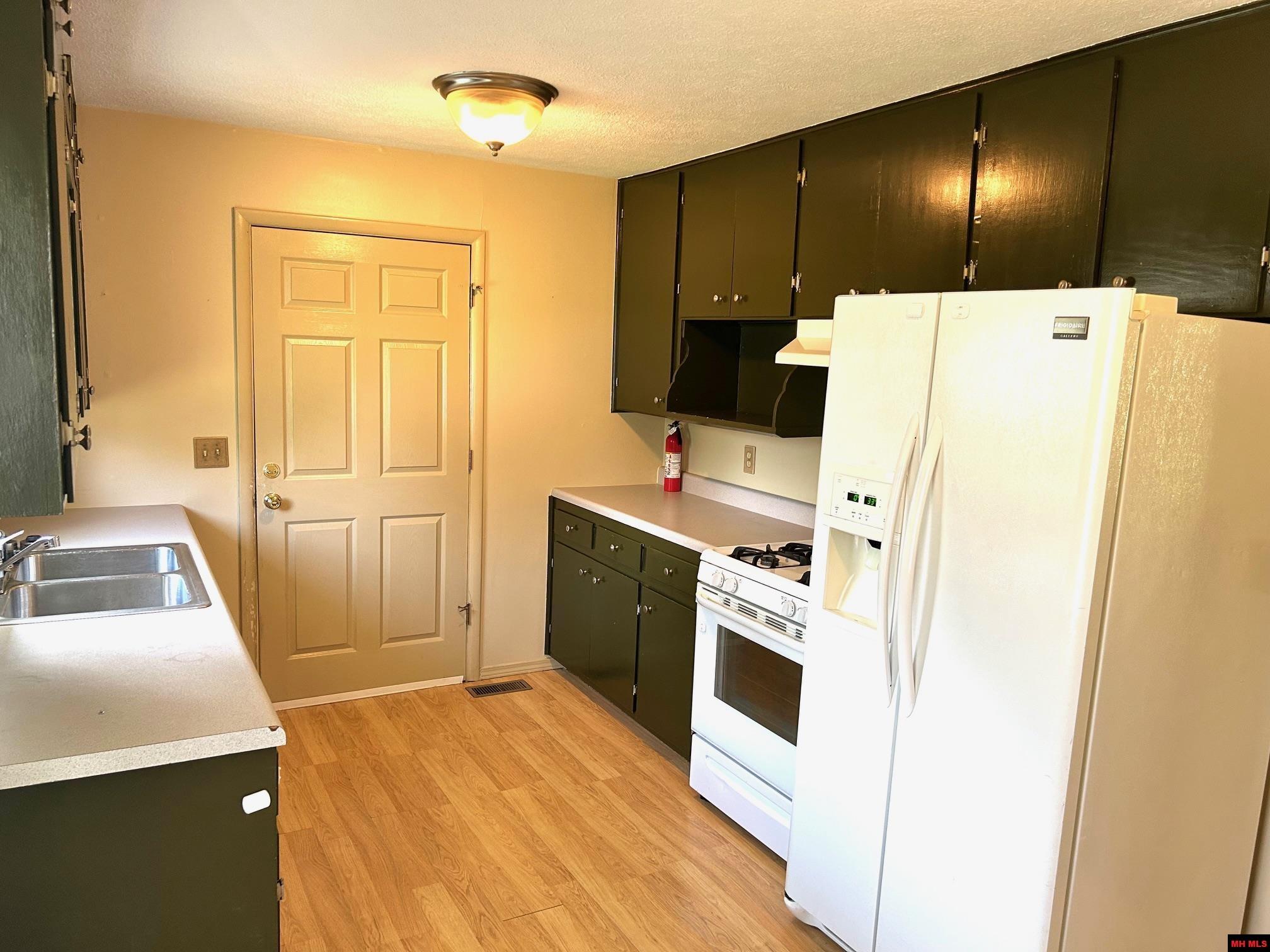 802 E 6TH STREET Mountain Home, AR