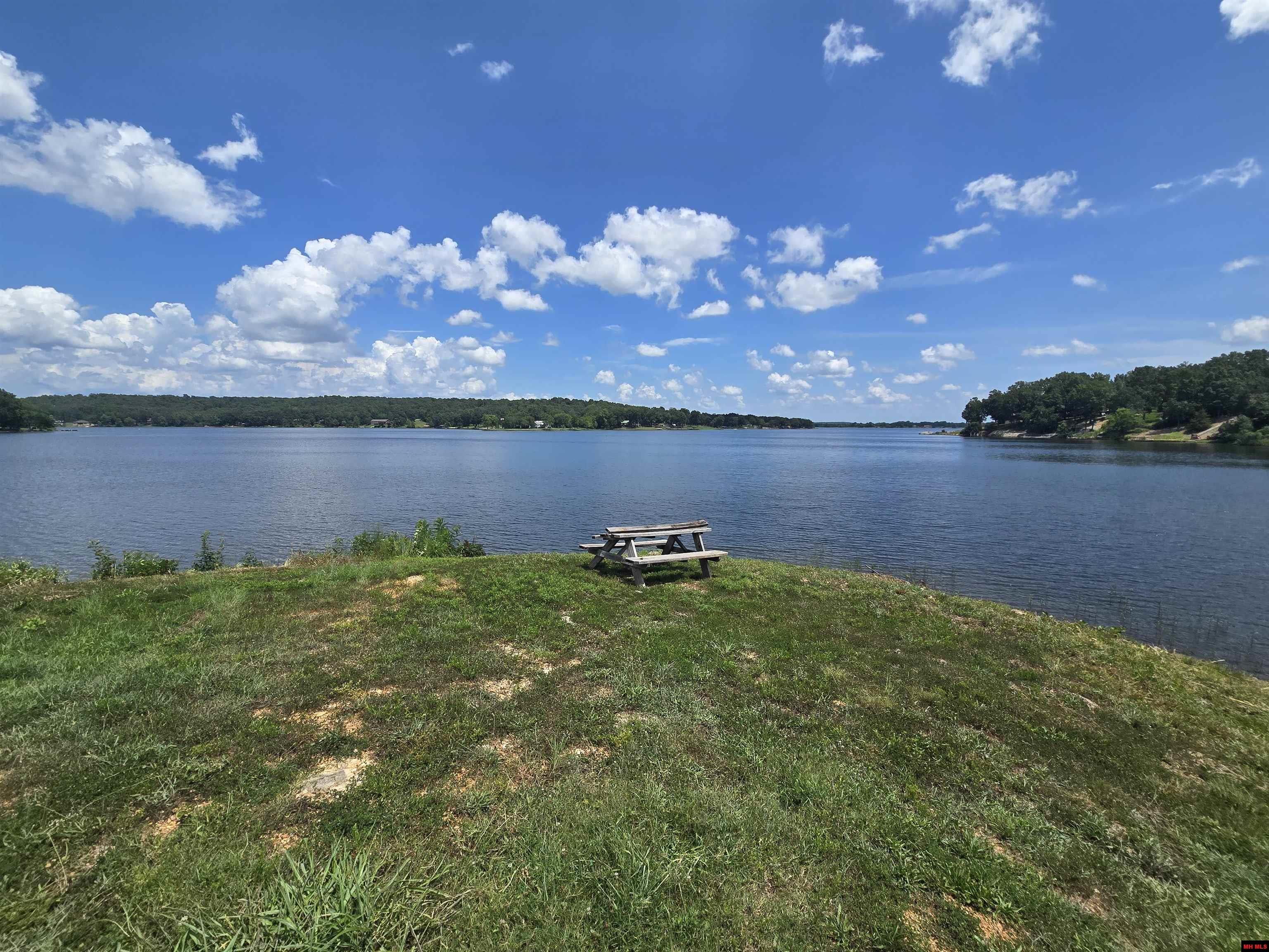 300 VICTORIA DRIVE Horseshoe Bend, AR 72512