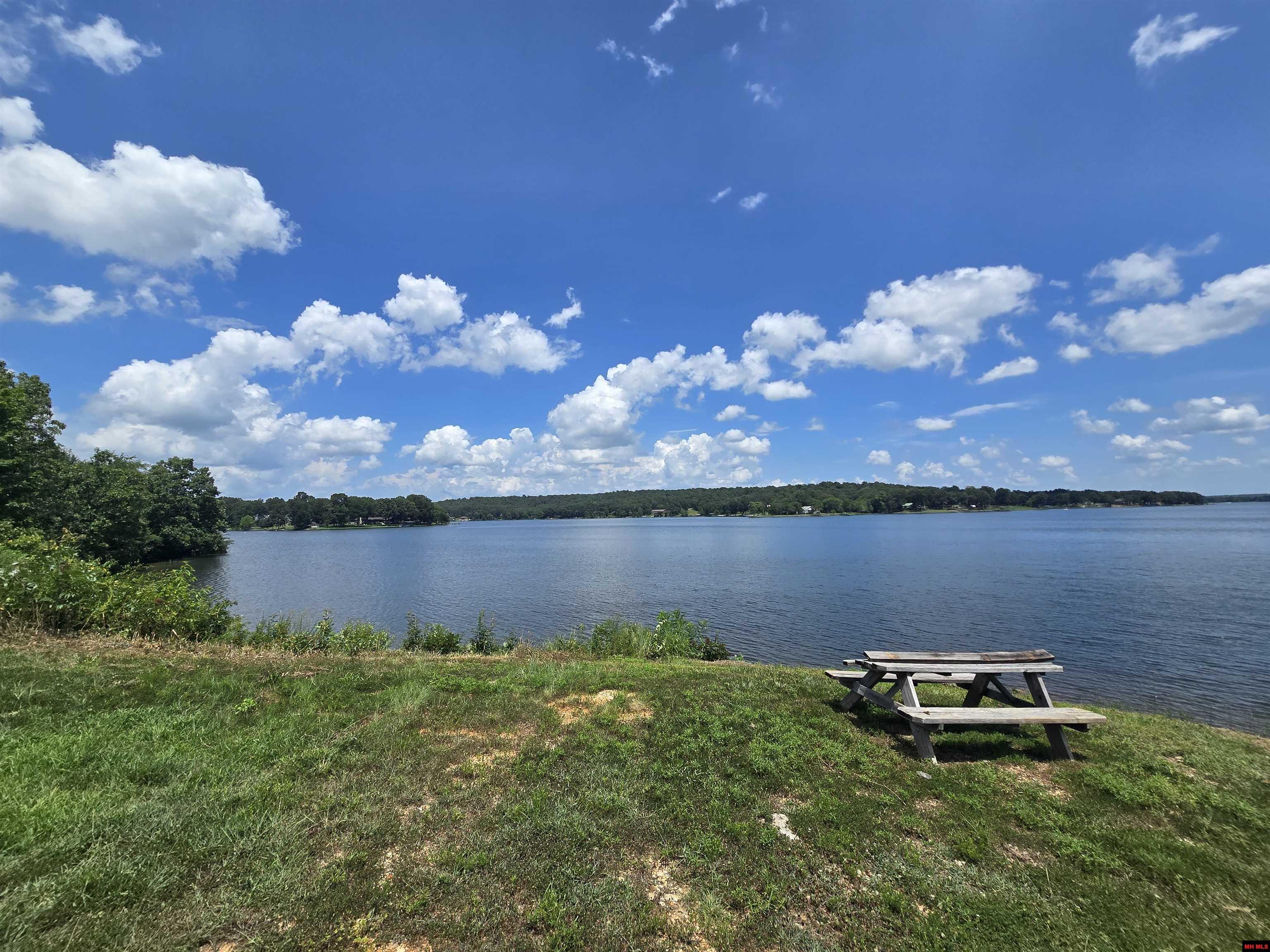 300 VICTORIA DRIVE Horseshoe Bend, AR 72512