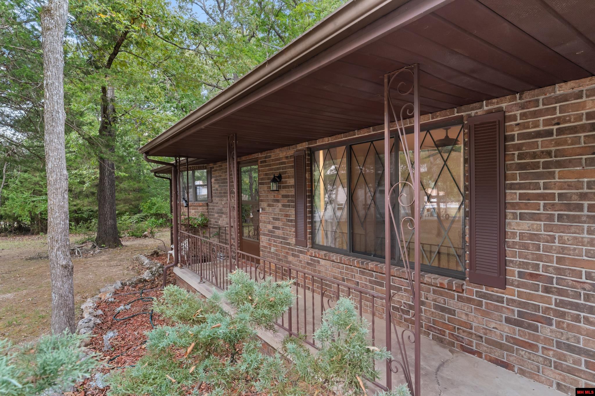 111 WESTWOOD COURT Bull Shoals, AR 72619