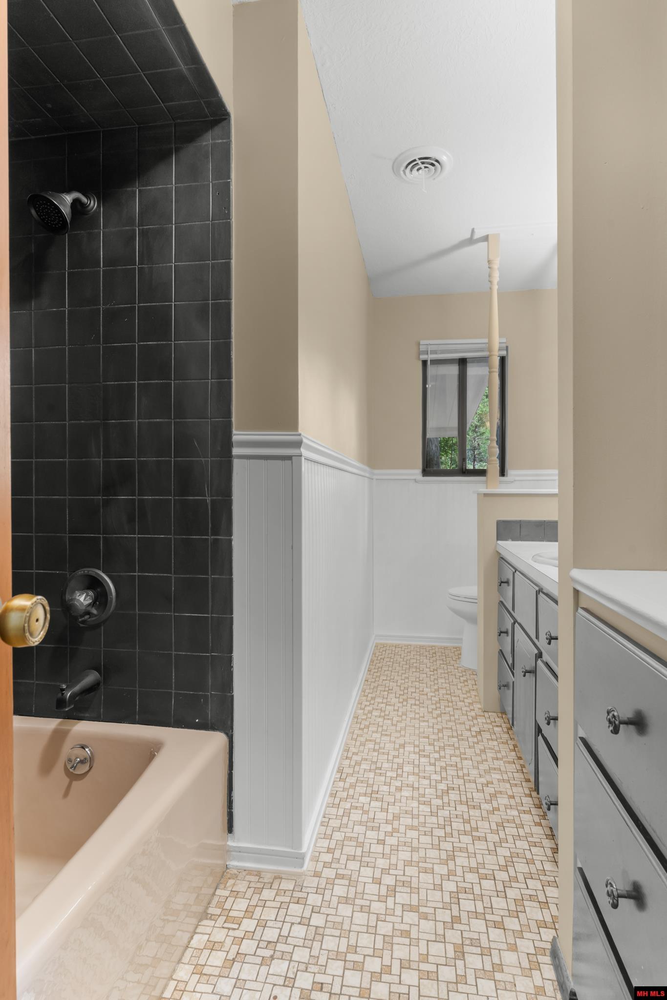 111 WESTWOOD COURT Bull Shoals, AR 72619