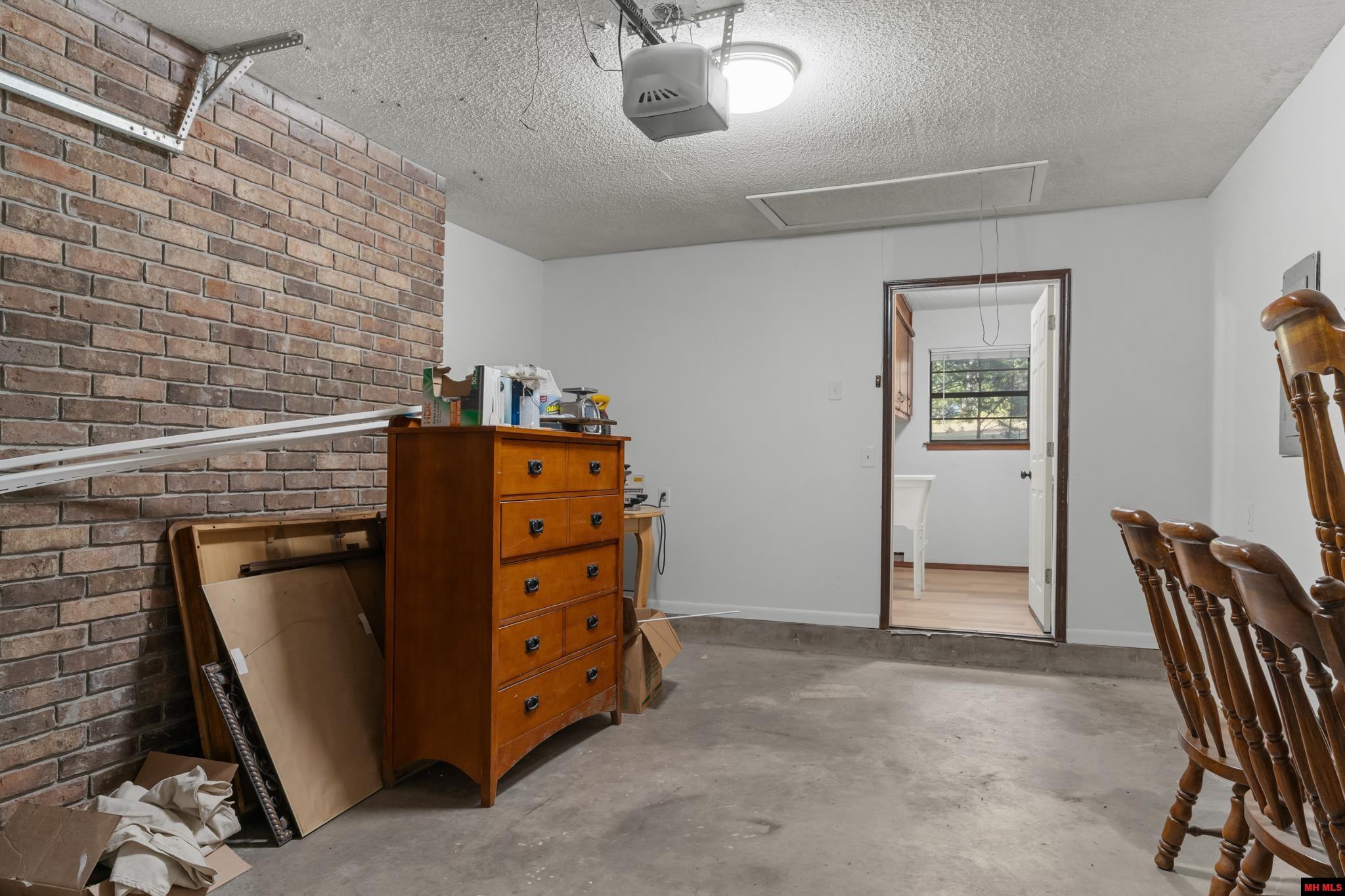 111 WESTWOOD COURT Bull Shoals, AR 72619