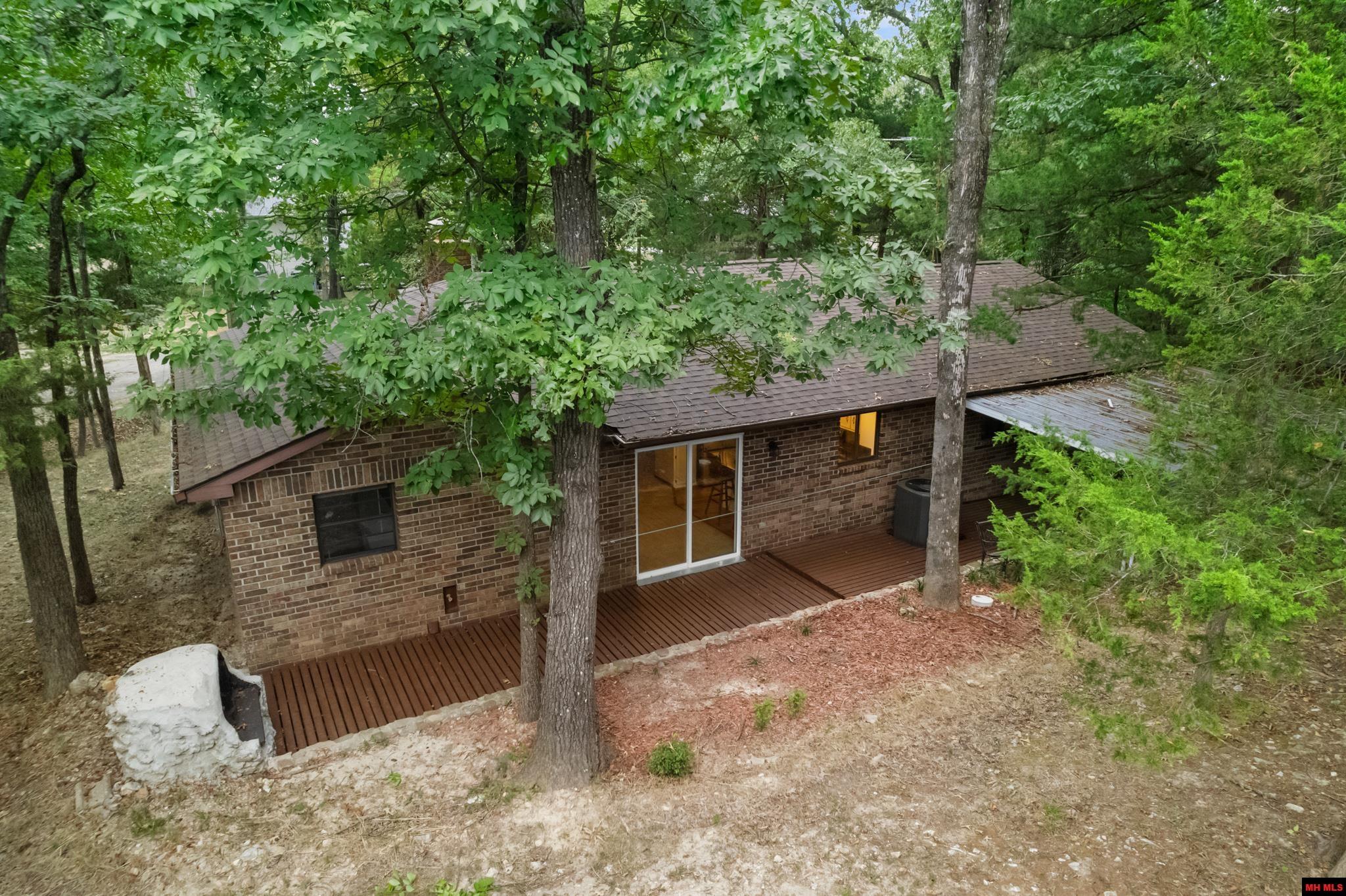 111 WESTWOOD COURT Bull Shoals, AR 72619