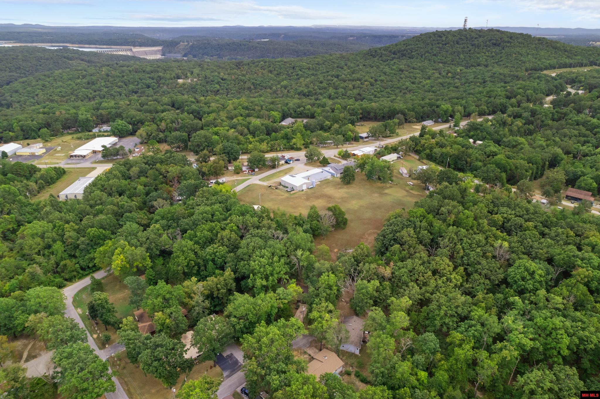 111 WESTWOOD COURT Bull Shoals, AR 72619