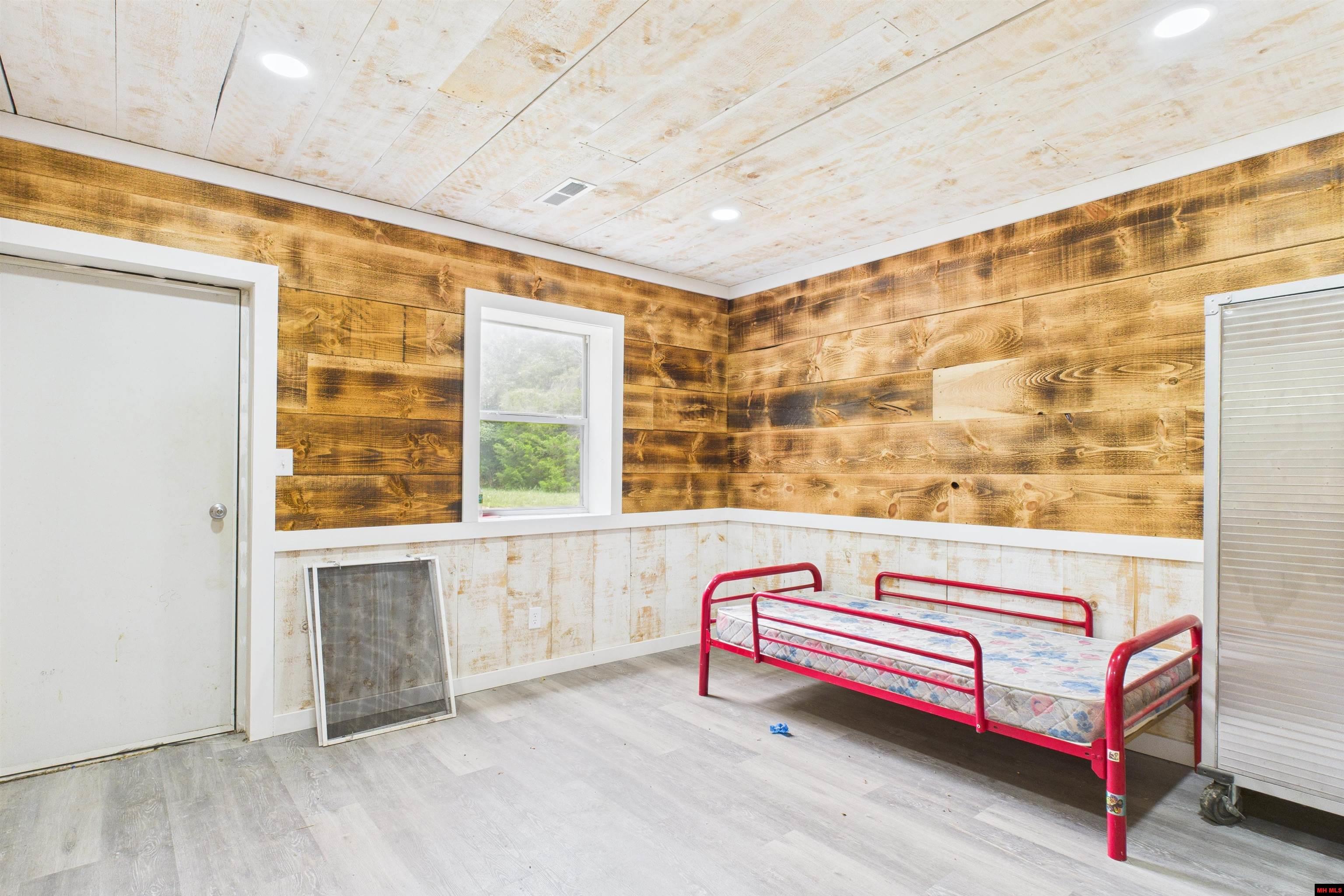 001-09744-000 Hwy 5 North