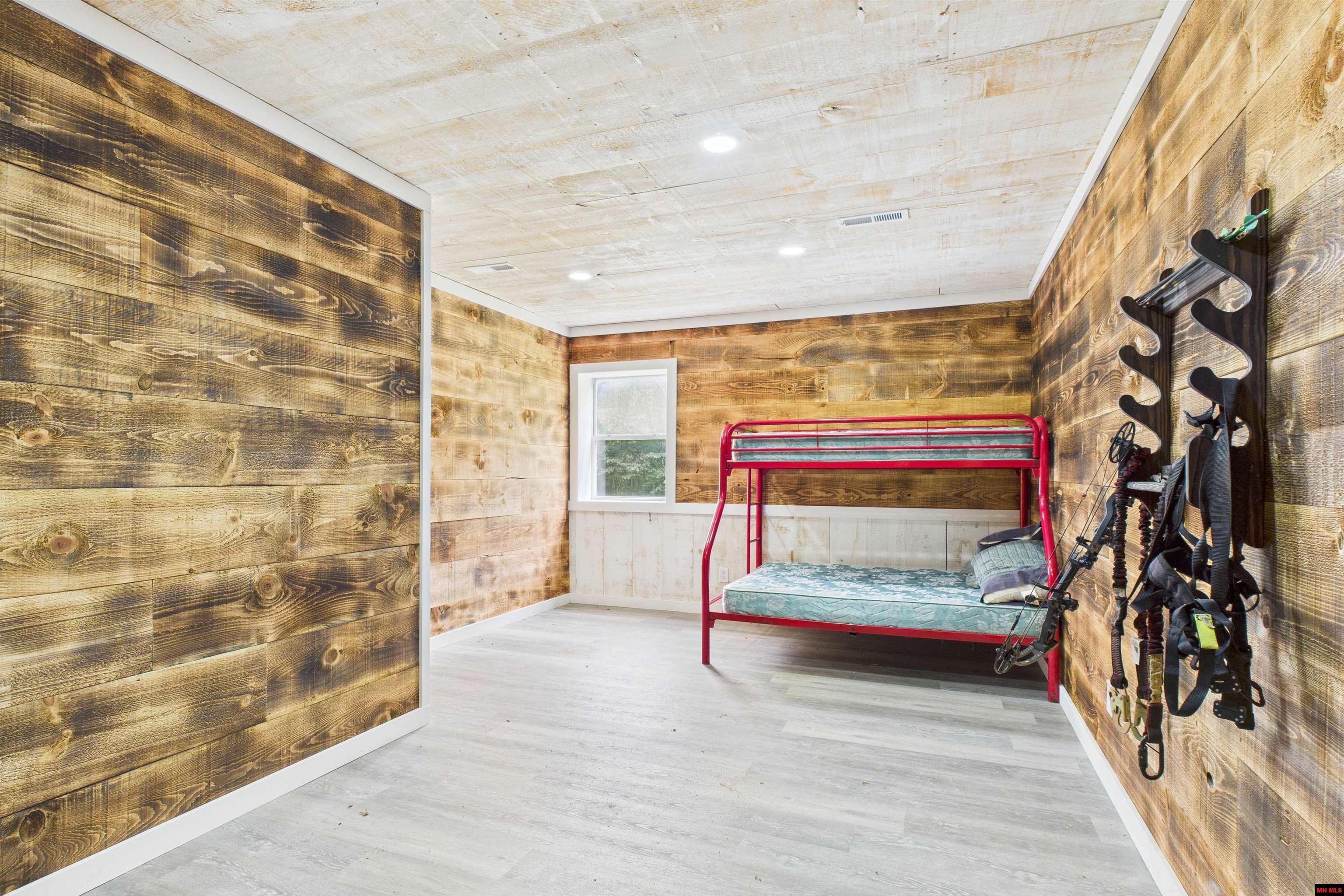 001-09744-000 Hwy 5 North