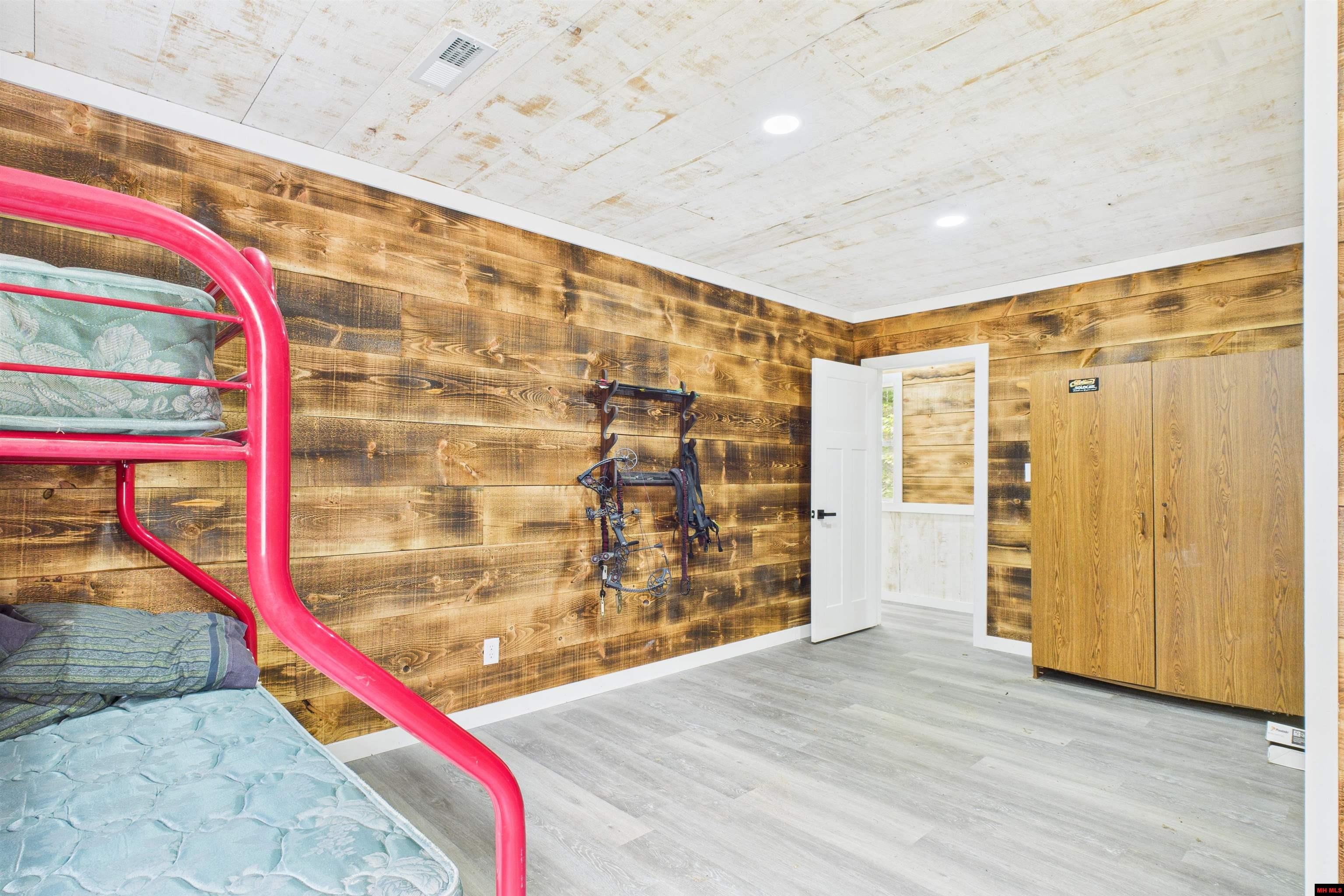 001-09744-000 Hwy 5 North