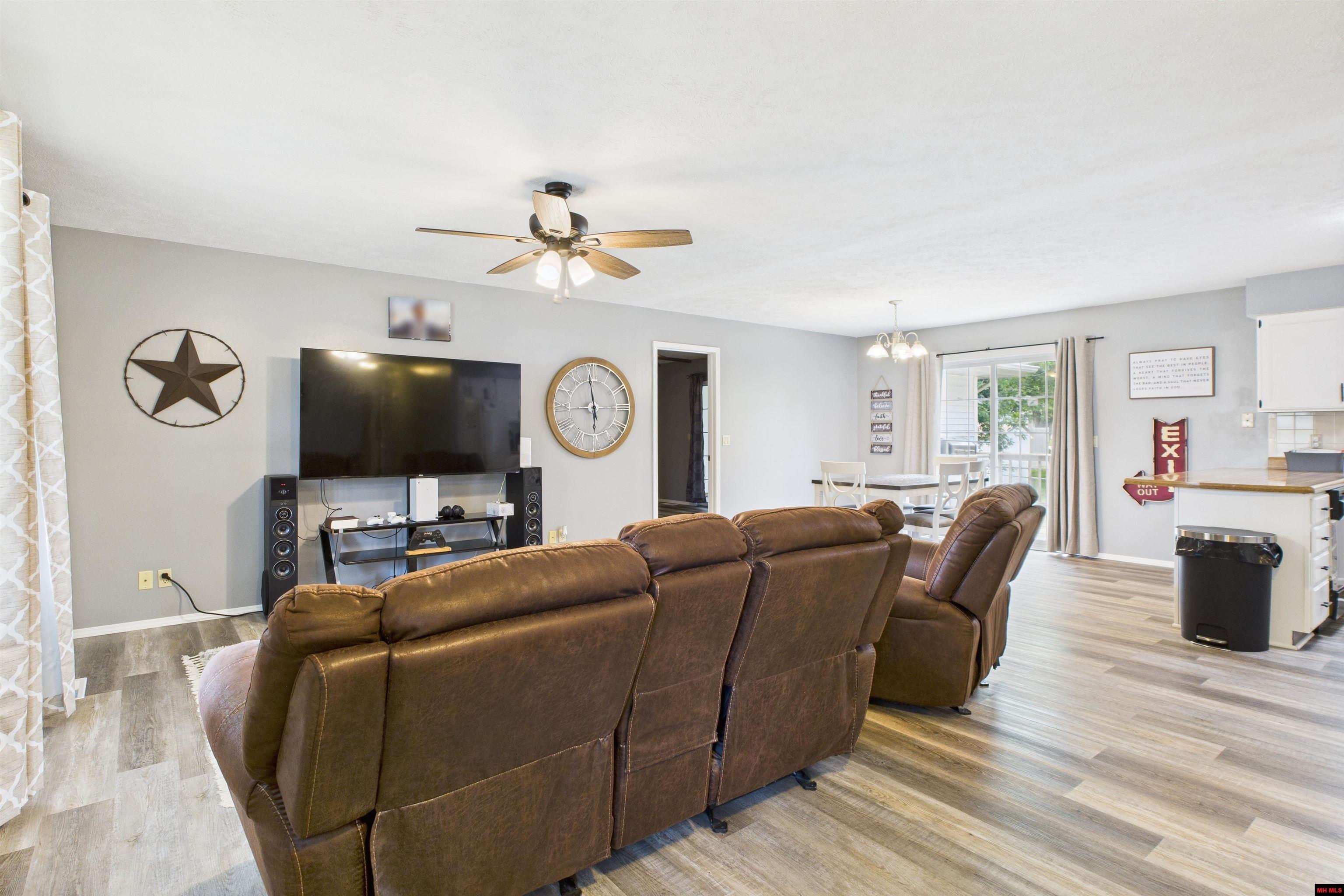 520 NEWTON AVENUE Mountain Home, AR 72653