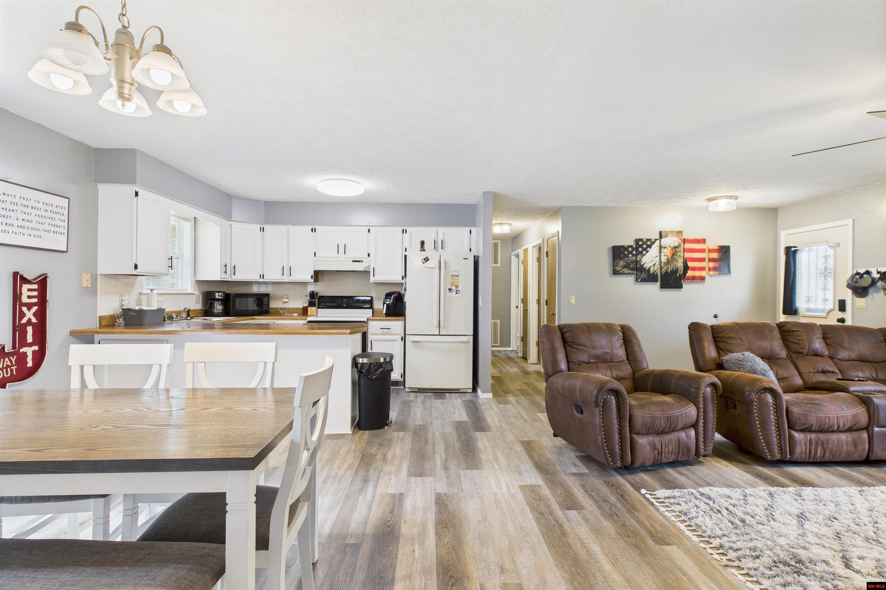 520 NEWTON AVENUE Mountain Home, AR 72653